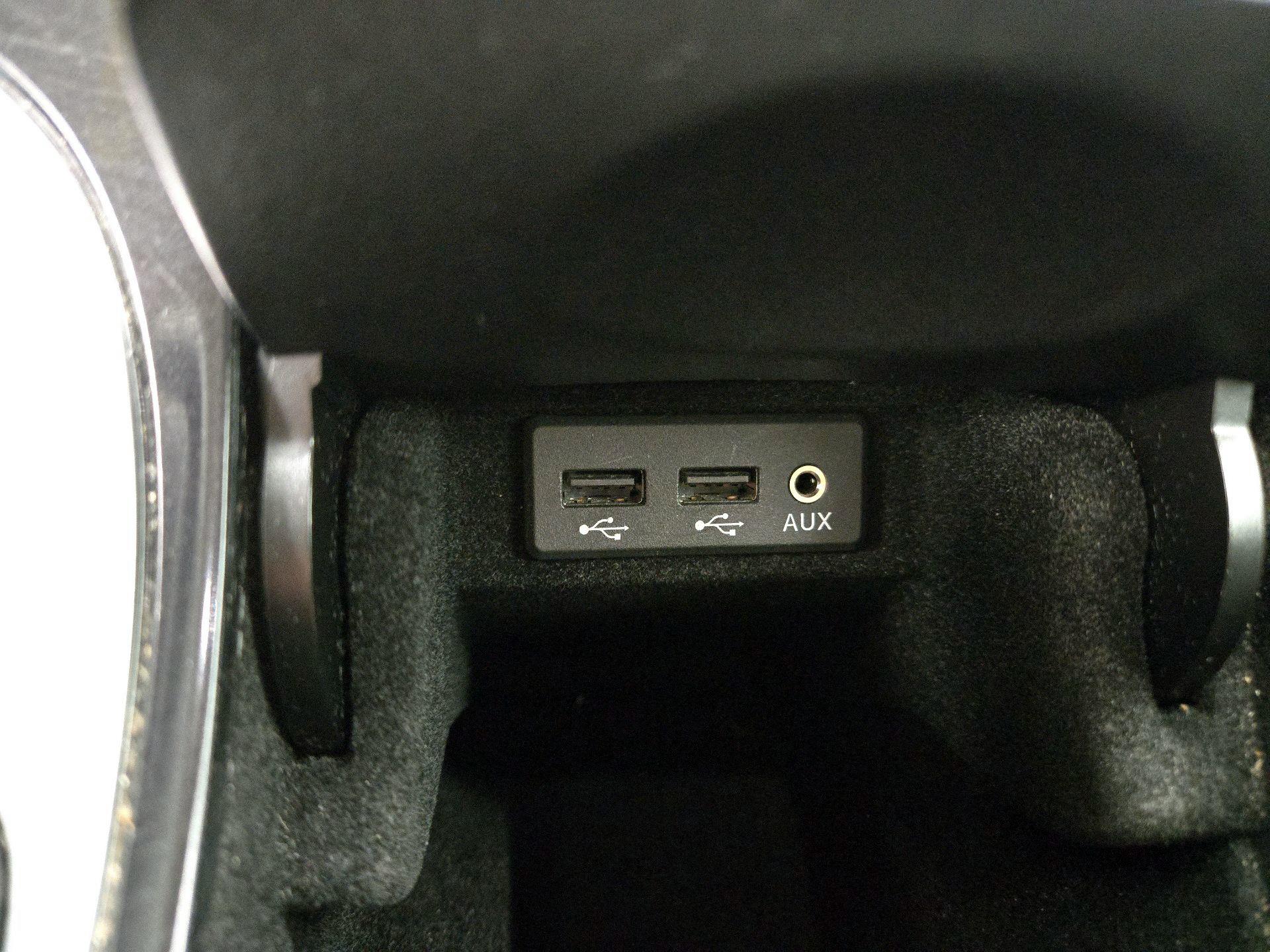 Thumbnail: 2016 Nissan Maxima - 19