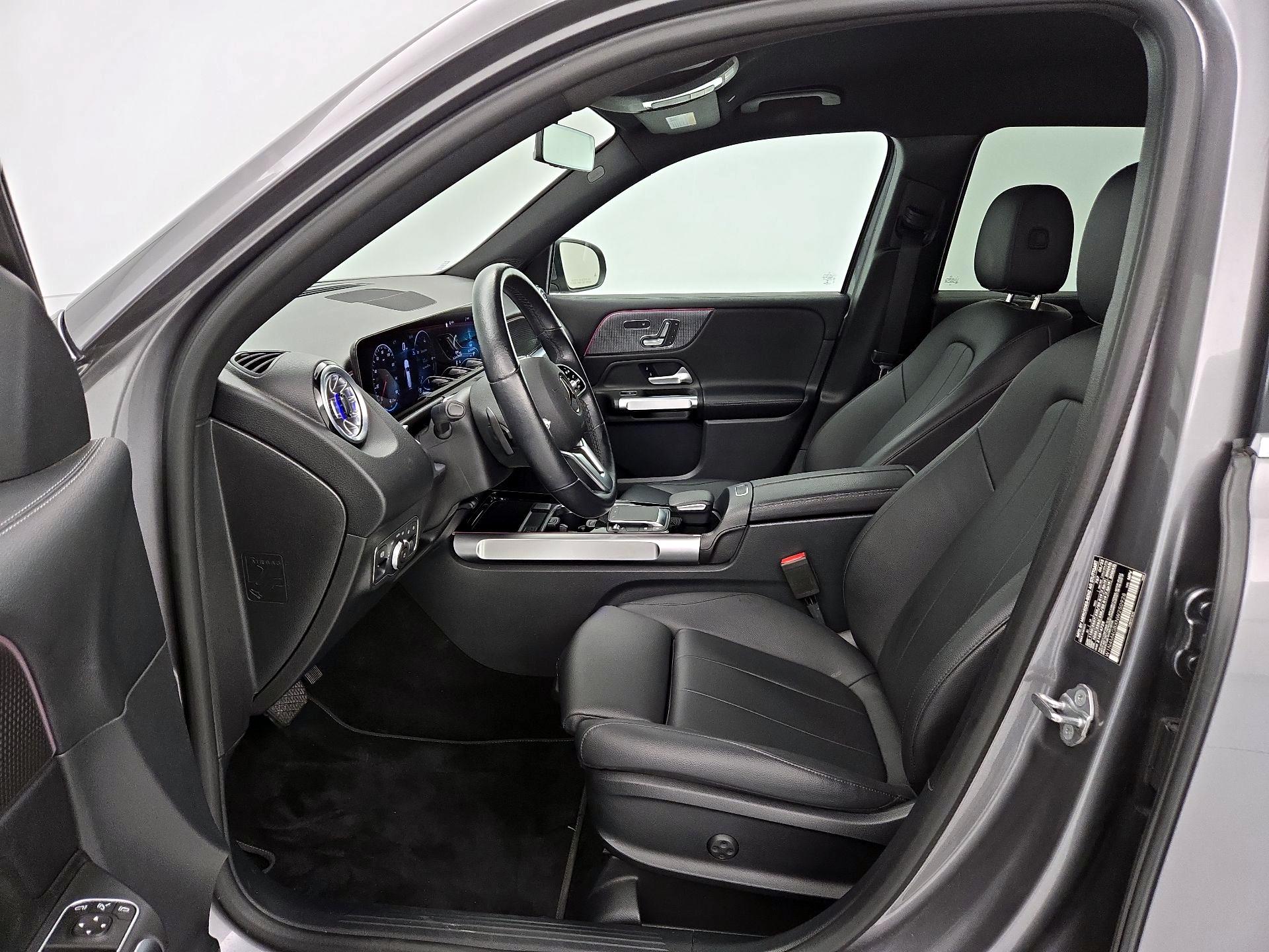 Thumbnail: 2022 Mercedes-Benz GLB - 11