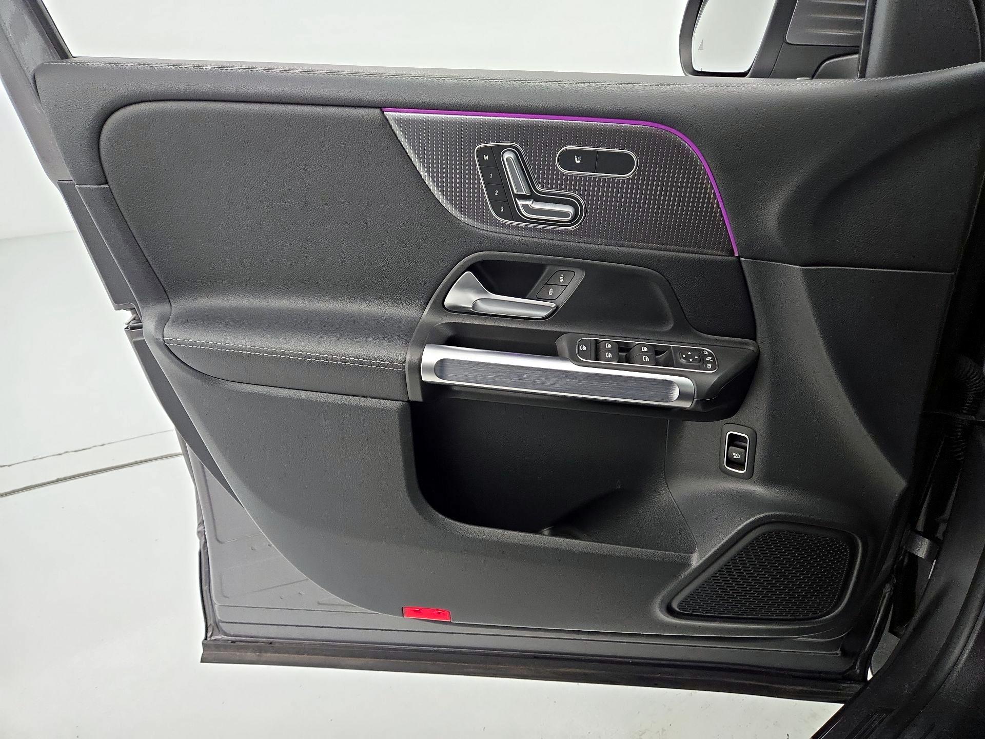 Thumbnail: 2022 Mercedes-Benz GLB - 12