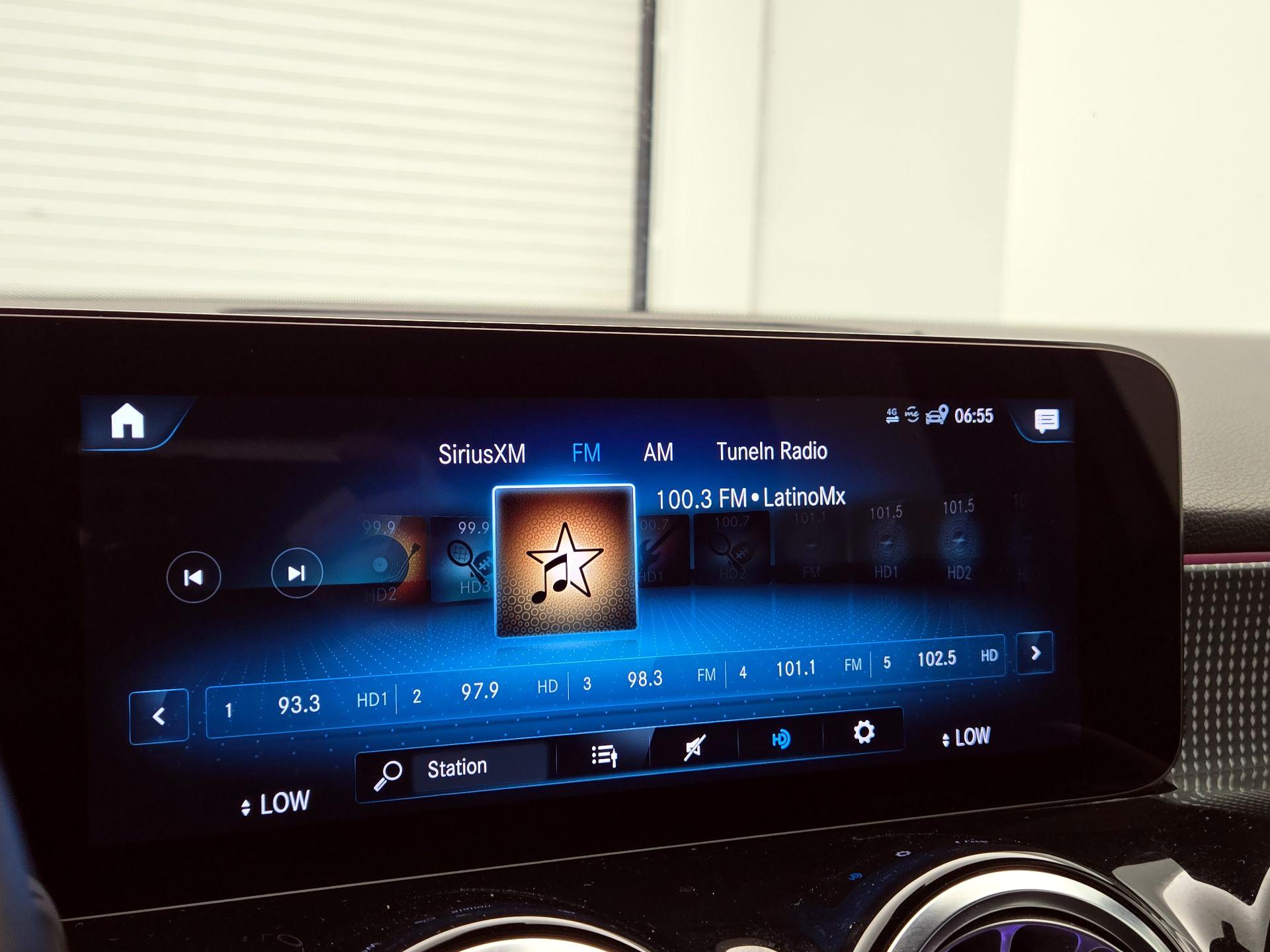 Thumbnail: 2022 Mercedes-Benz GLB - 15