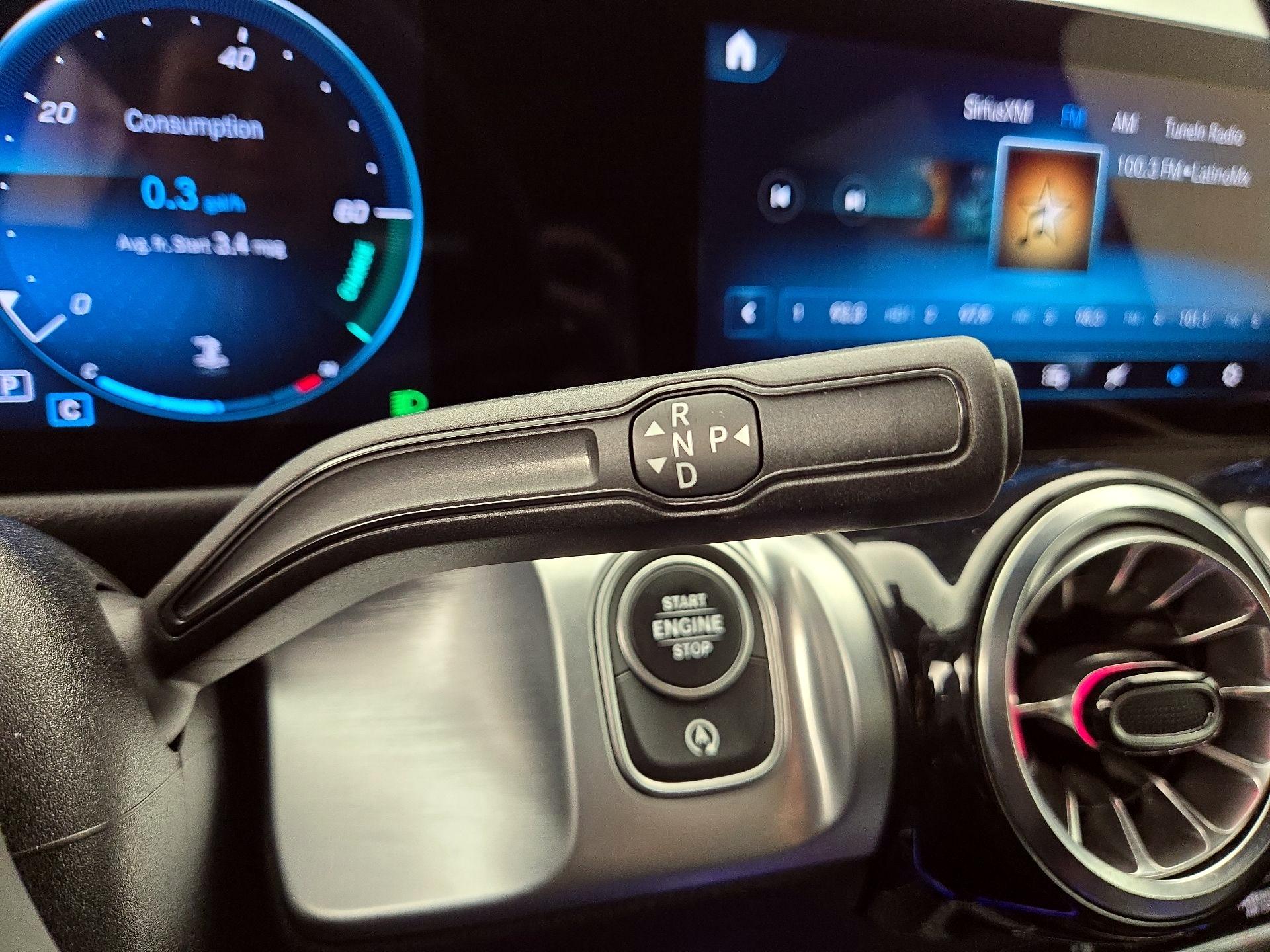 Thumbnail: 2022 Mercedes-Benz GLB - 17