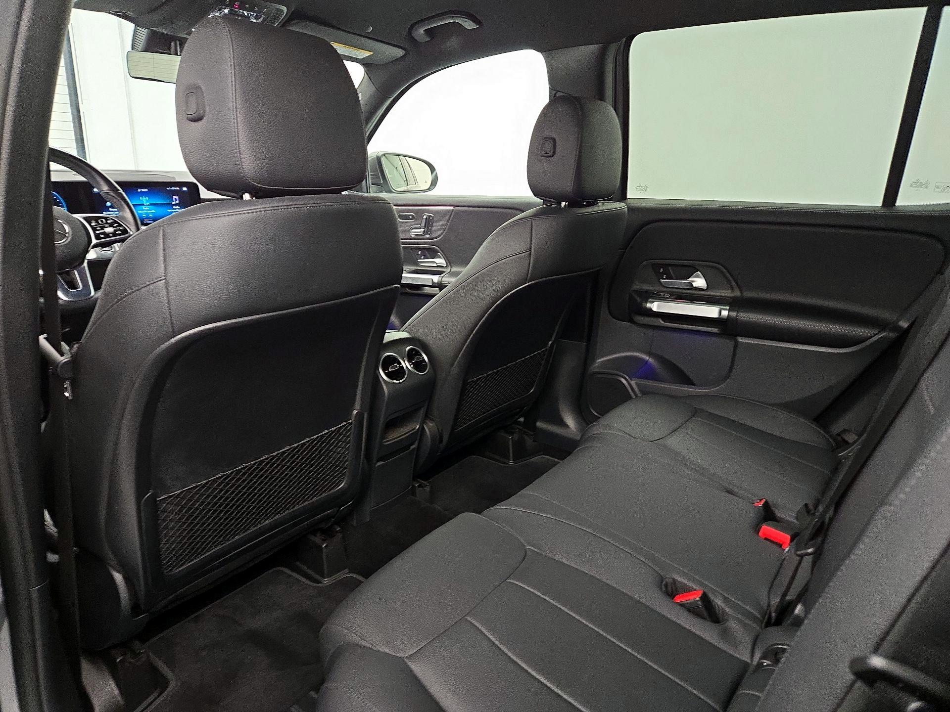 Thumbnail: 2022 Mercedes-Benz GLB - 19