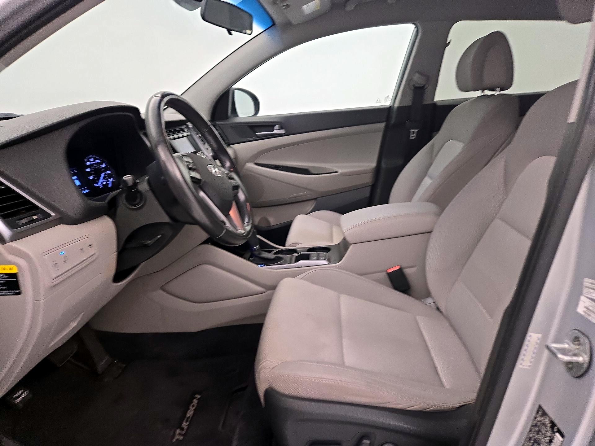 Thumbnail: 2016 Hyundai Tucson - 11