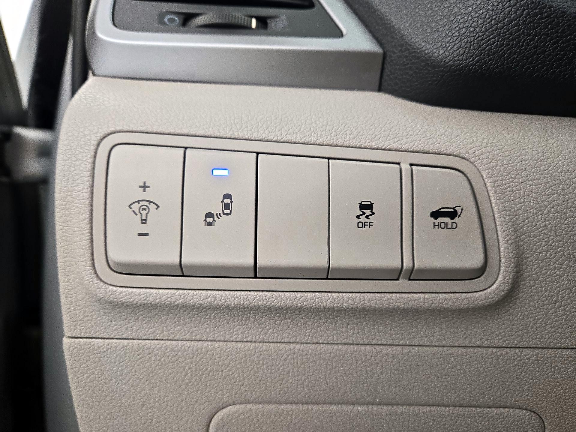 Thumbnail: 2016 Hyundai Tucson - 13