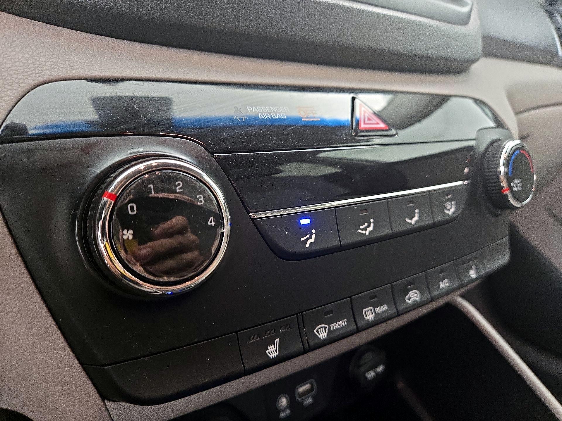 Thumbnail: 2016 Hyundai Tucson - 16