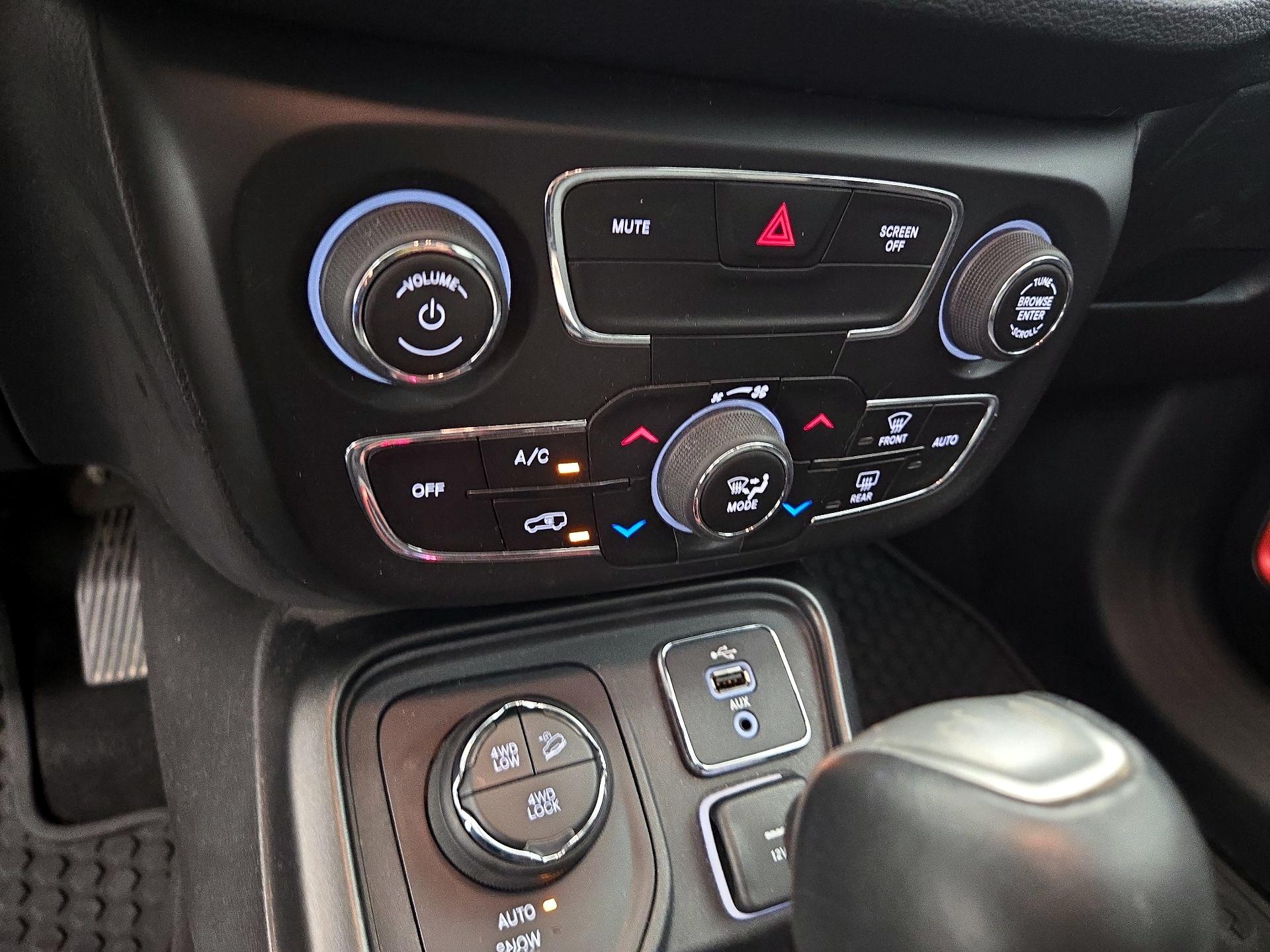 Thumbnail: 2017 Jeep Compass - 17