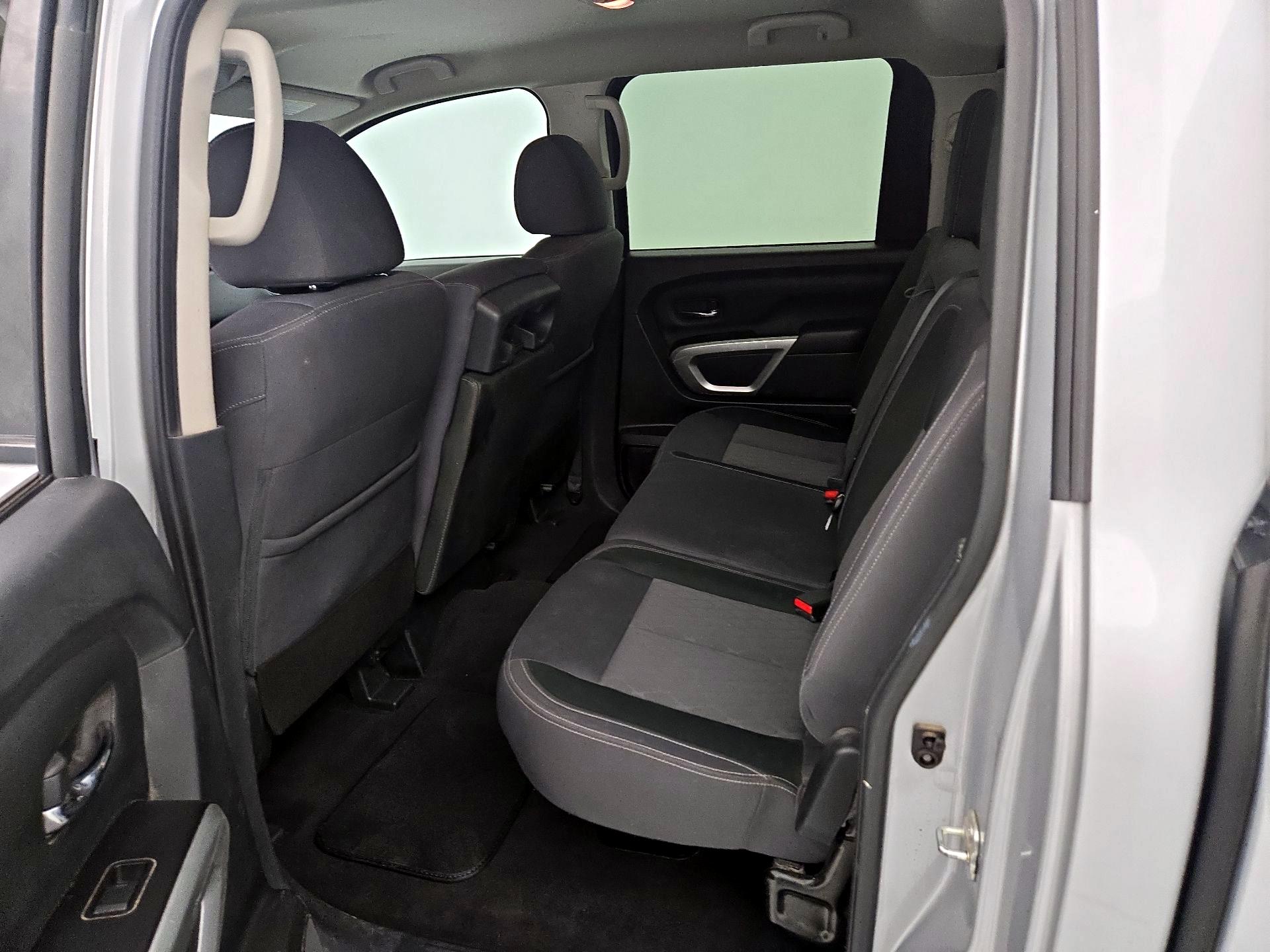 Thumbnail: 2020 Nissan Titan - 19