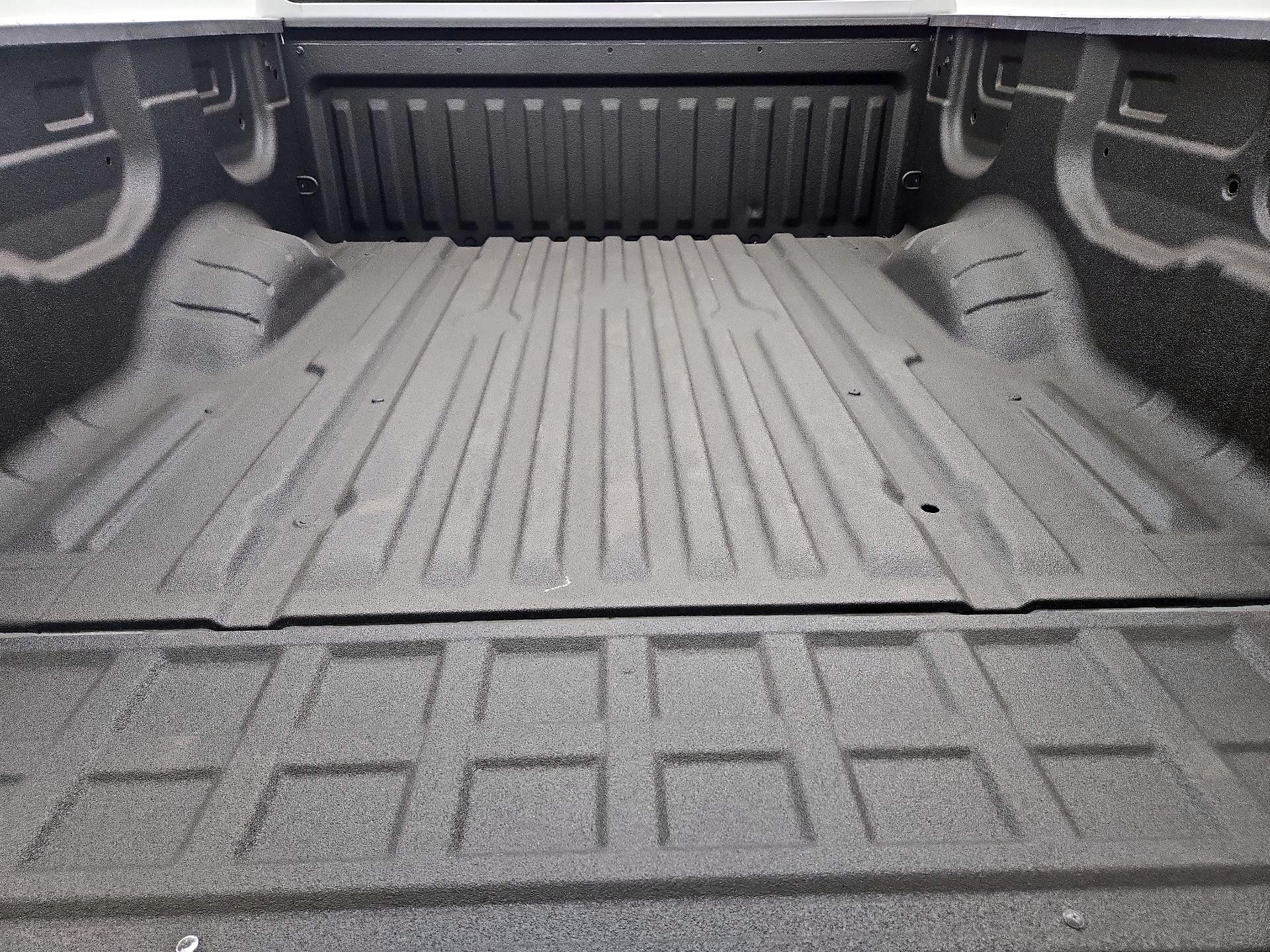 Thumbnail: 2020 Nissan Titan - 20