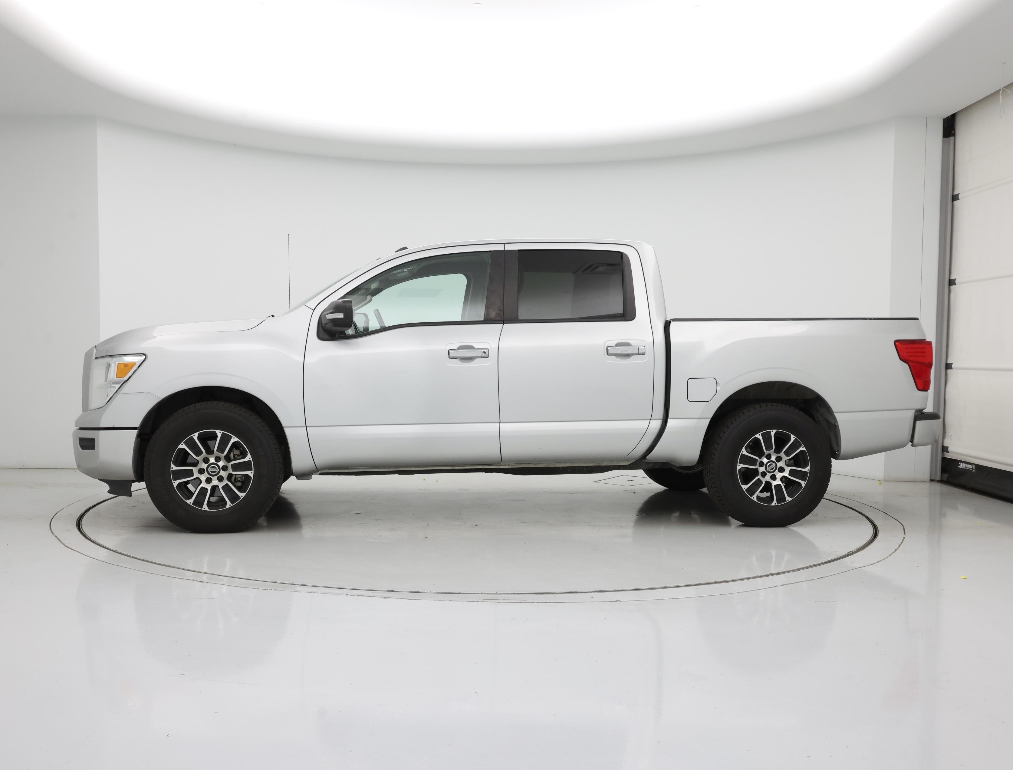 Thumbnail: 2020 Nissan Titan - 3