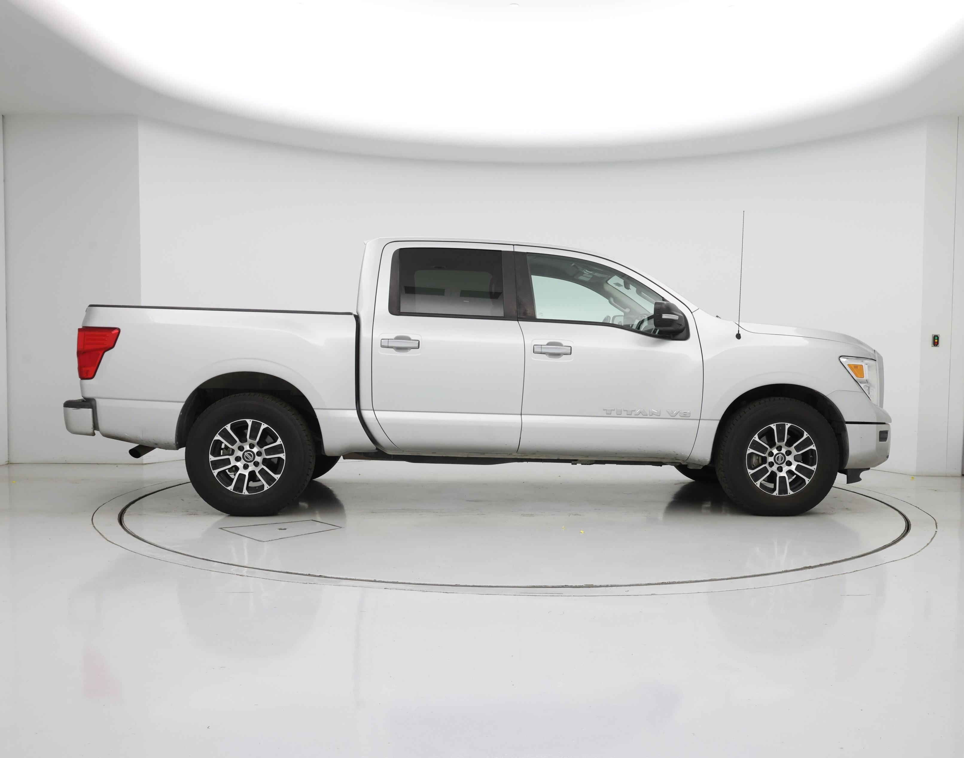 Thumbnail: 2020 Nissan Titan - 7