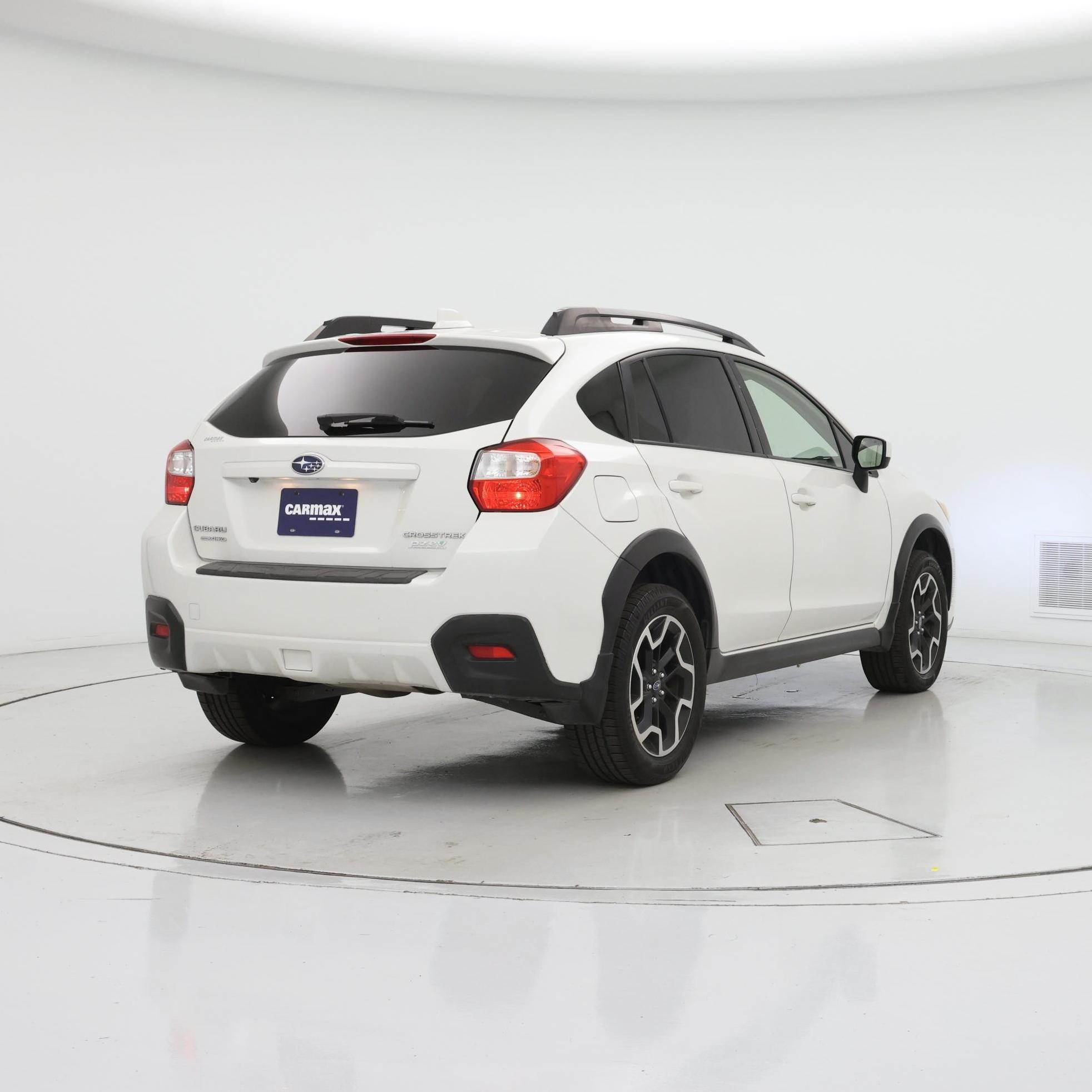 Thumbnail: 2017 Subaru Crosstrek - 8