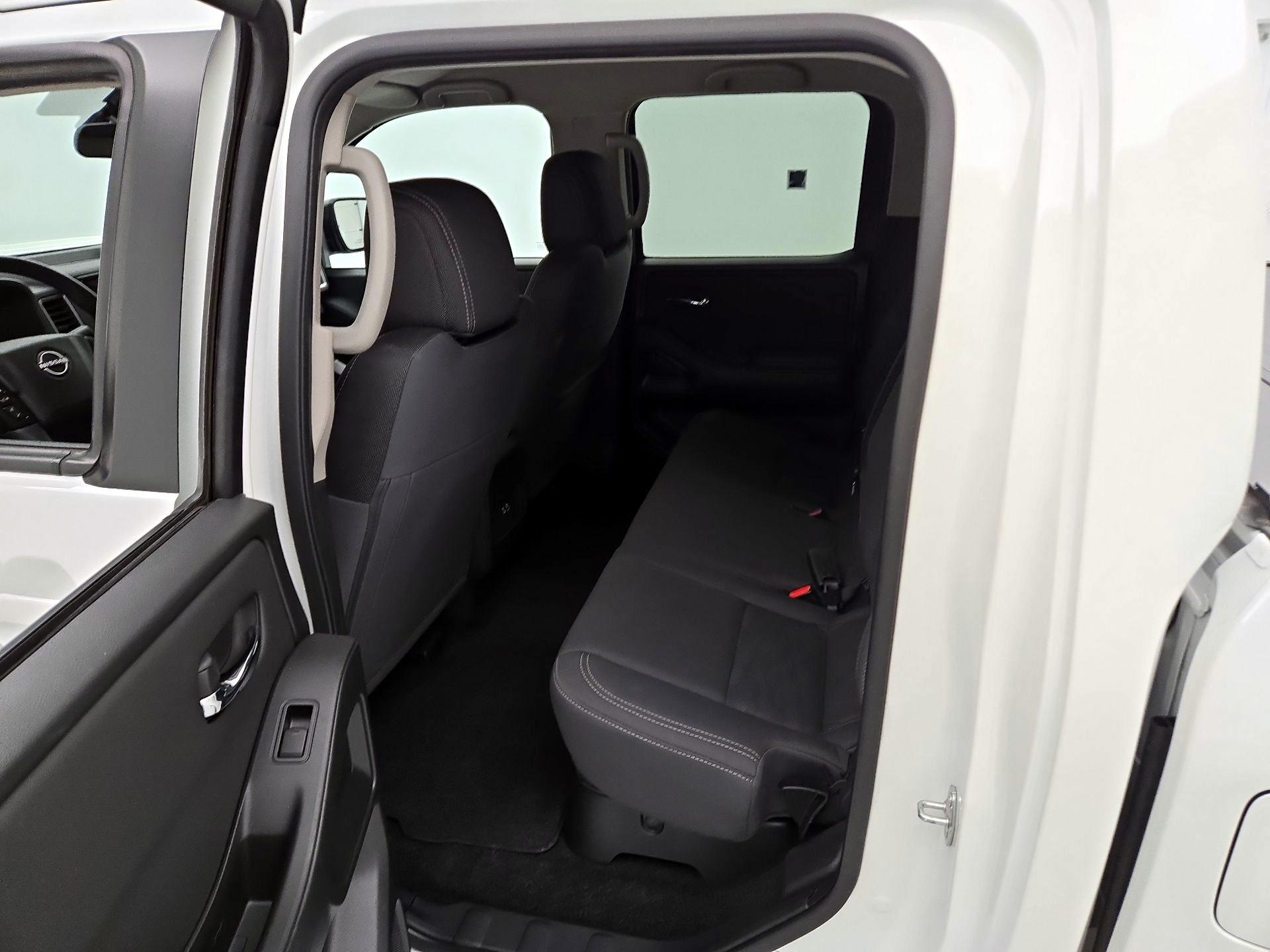 Thumbnail: 2024 Nissan Frontier - 19