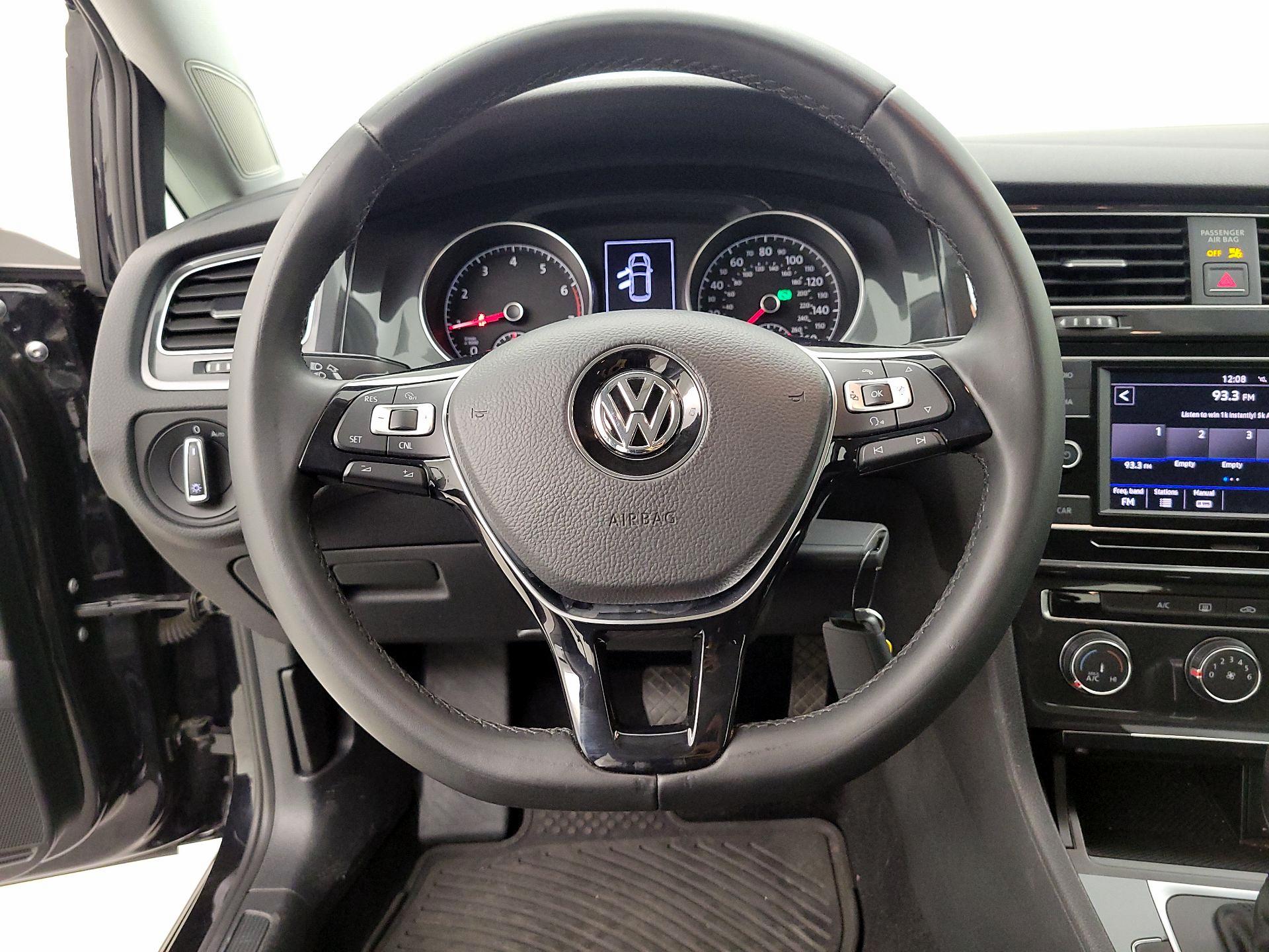 Thumbnail: 2018 Volkswagen Golf - 10