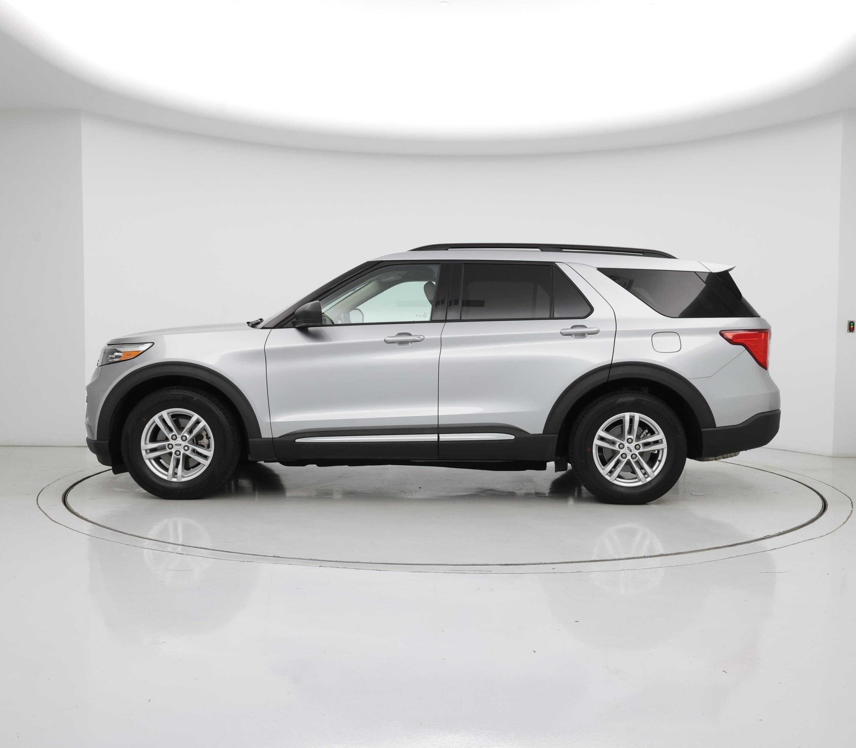 Thumbnail: 2020 Ford Explorer - 3
