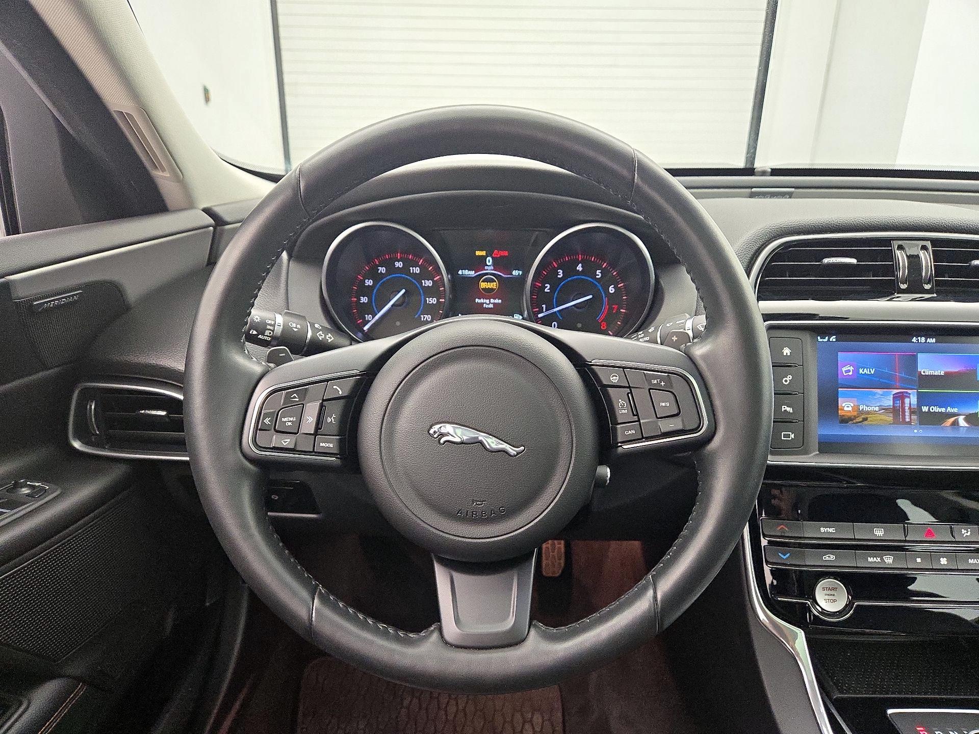 Thumbnail: 2017 Jaguar XE - 10