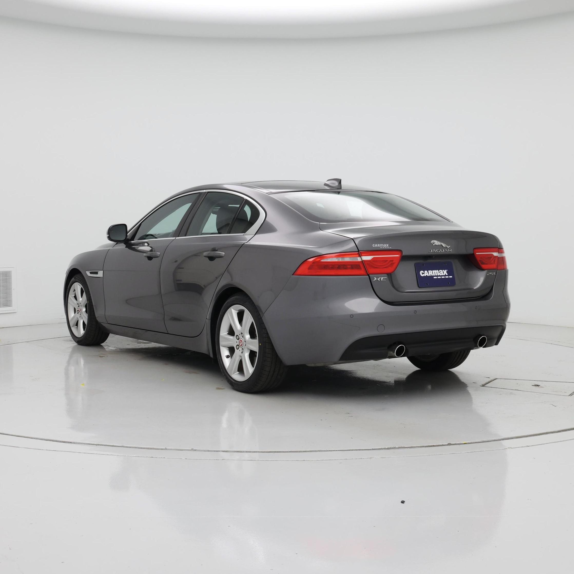 Thumbnail: 2017 Jaguar XE - 2