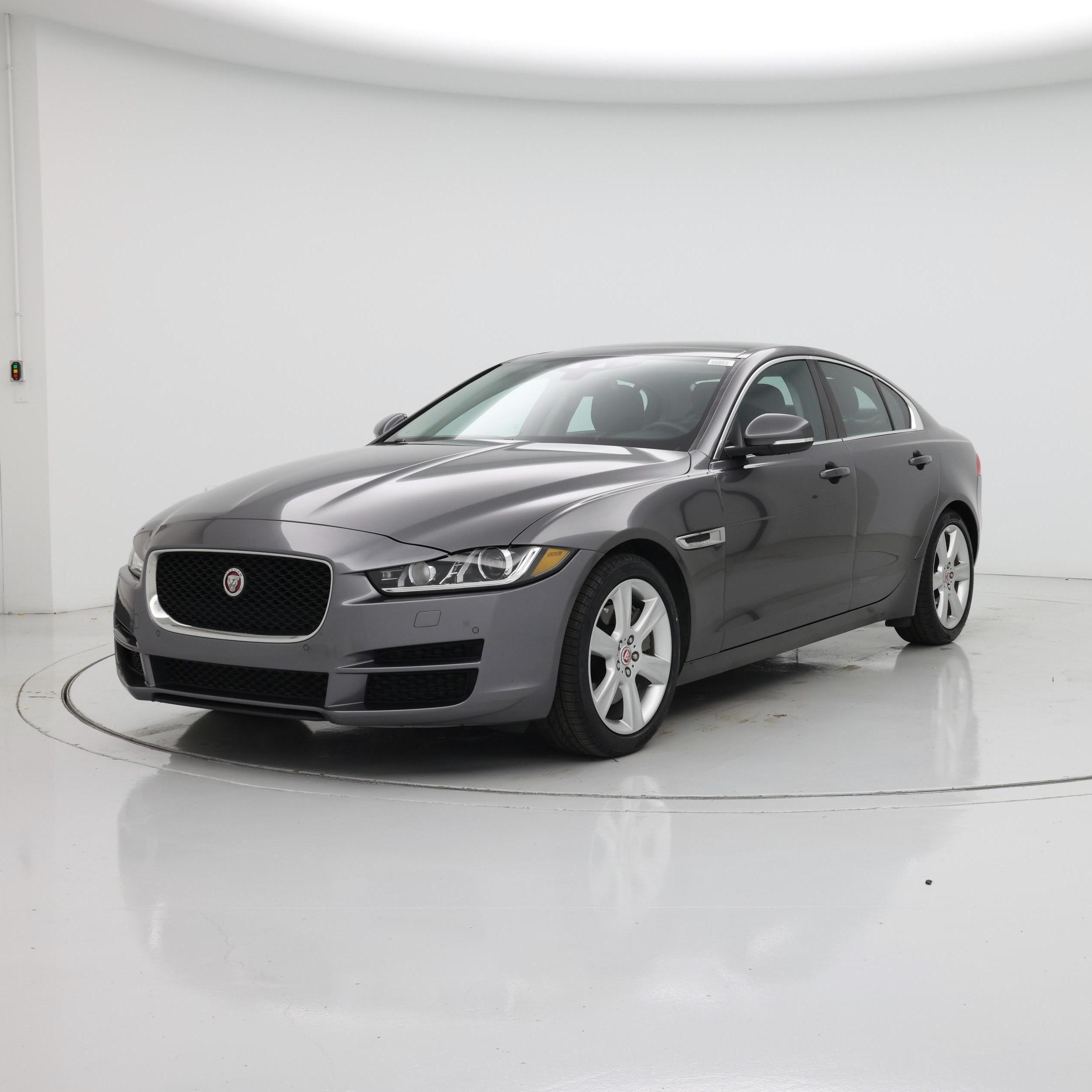 Thumbnail: 2017 Jaguar XE - 4