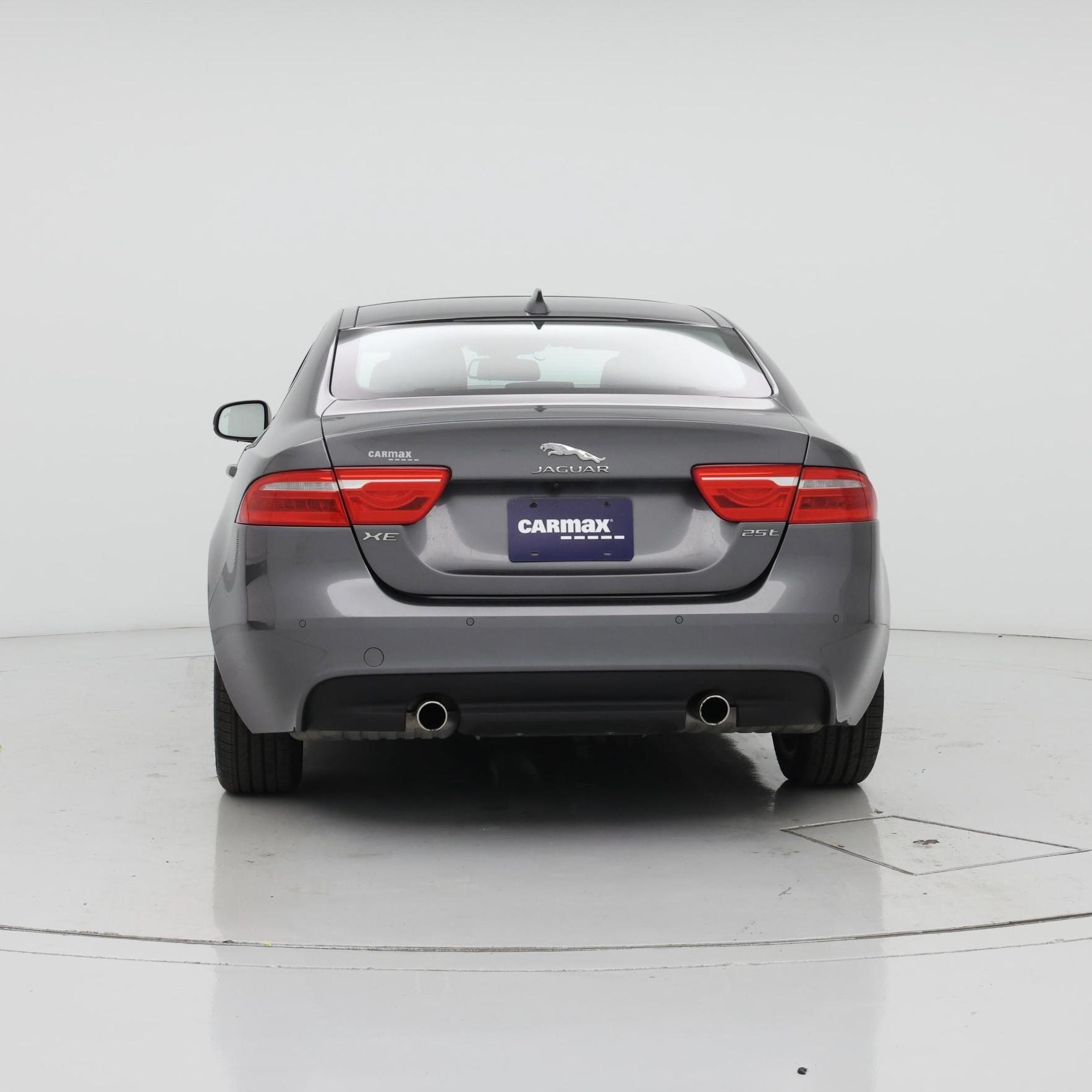 Thumbnail: 2017 Jaguar XE - 6