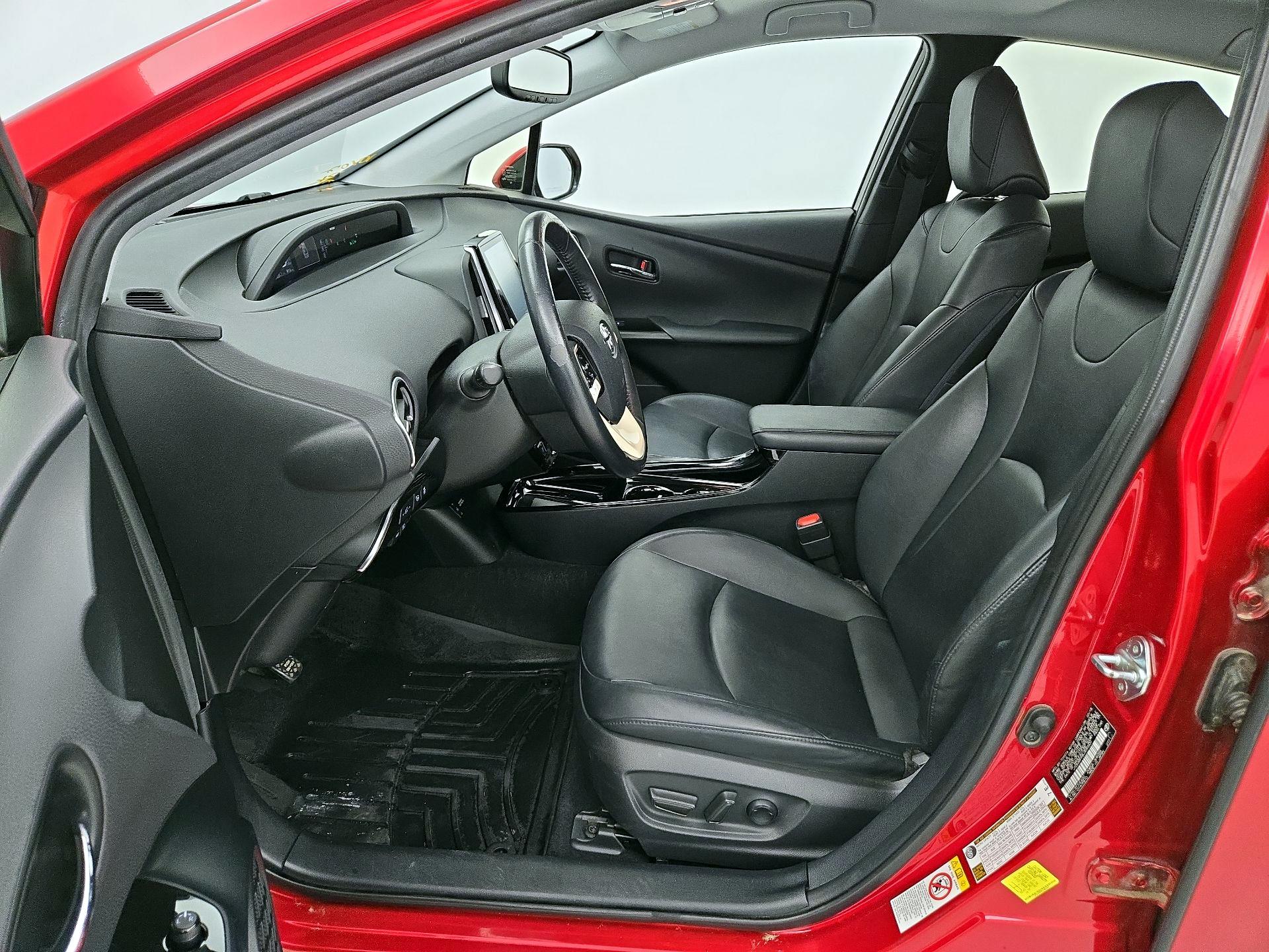 Thumbnail: 2018 Toyota Prius Prime - 11