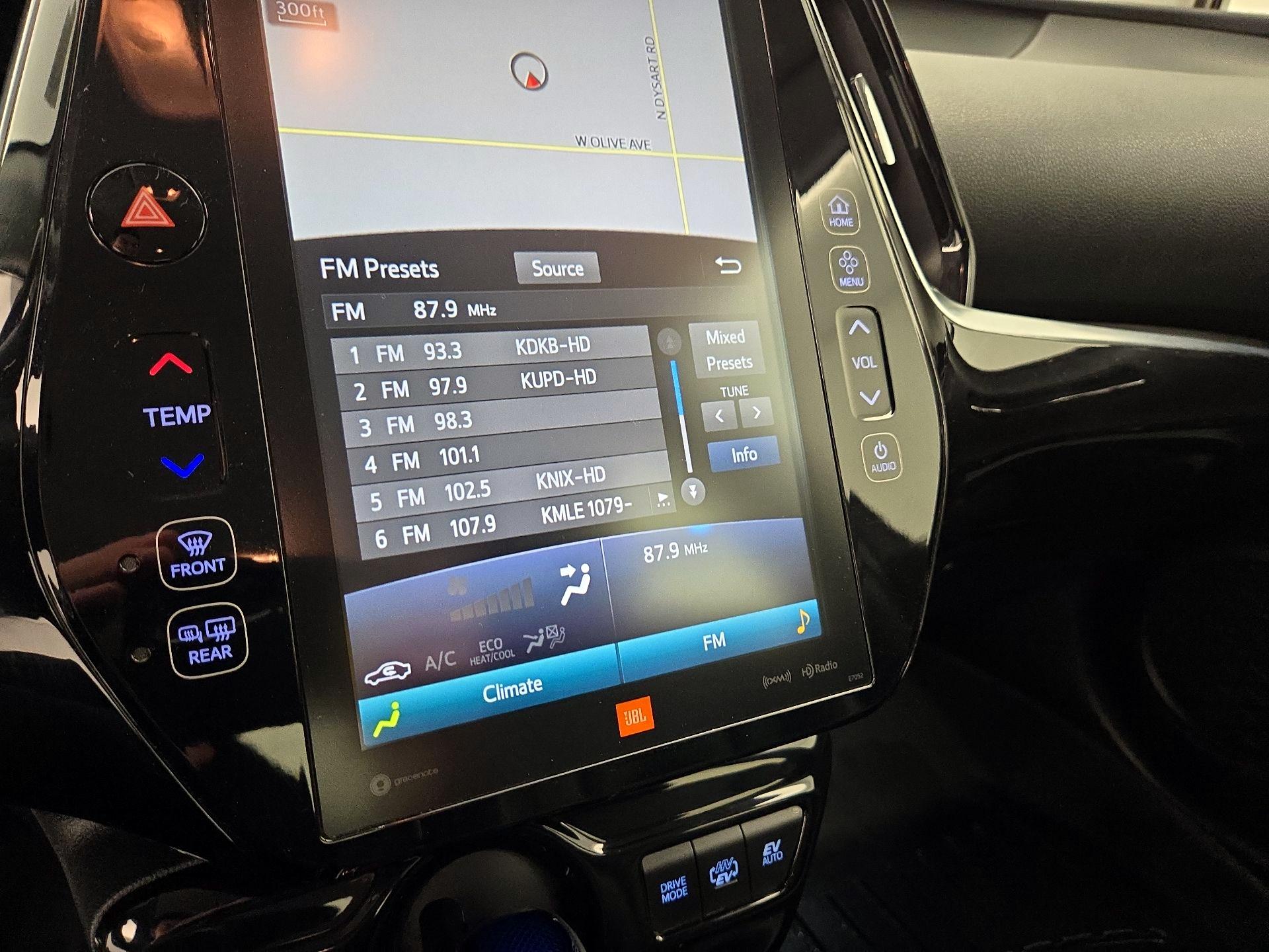 Thumbnail: 2018 Toyota Prius Prime - 16