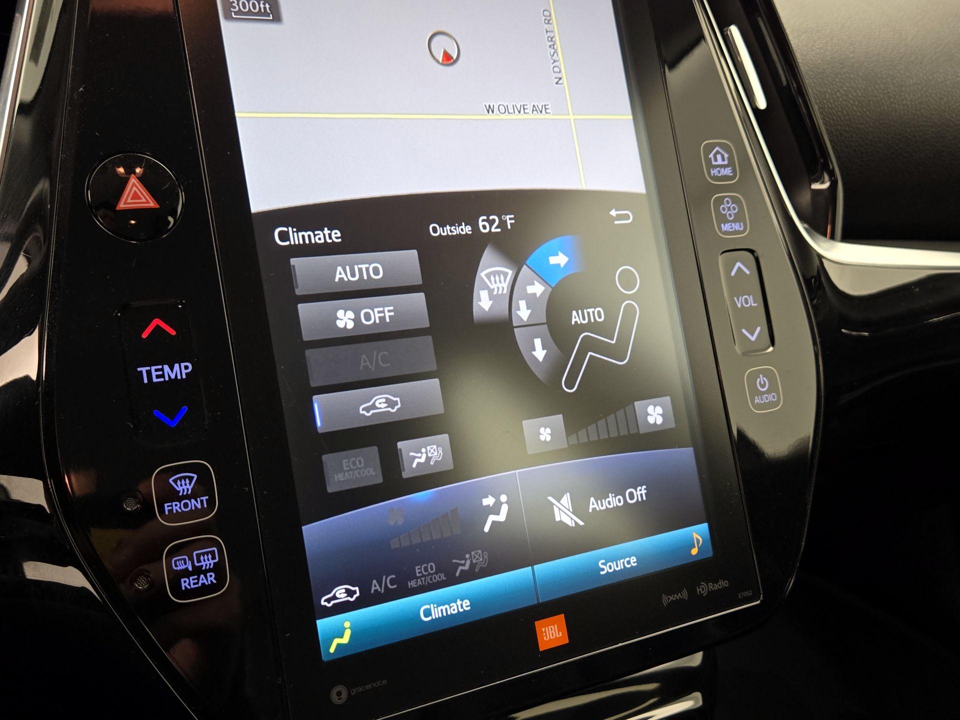 Thumbnail: 2018 Toyota Prius Prime - 17