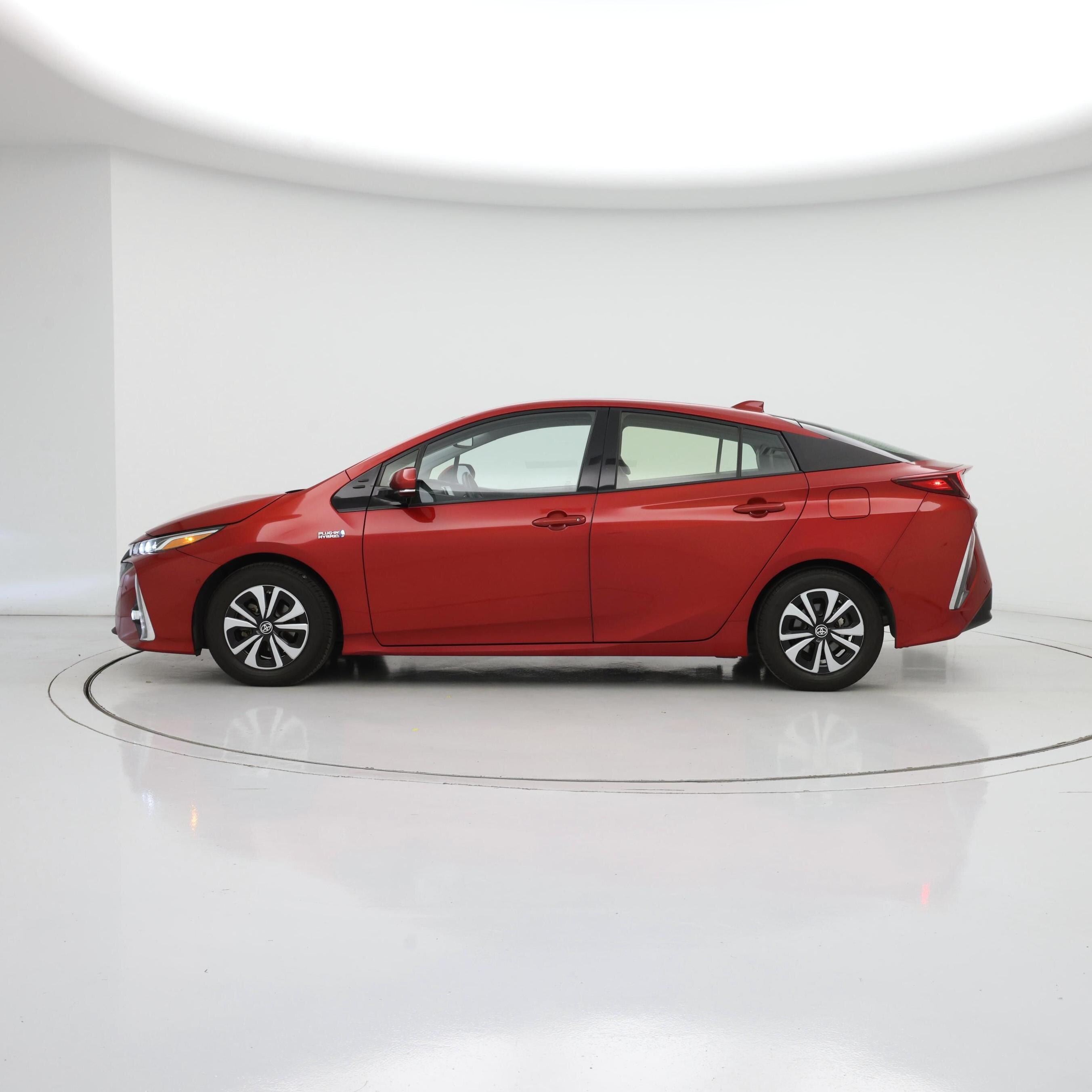 Thumbnail: 2018 Toyota Prius Prime - 3