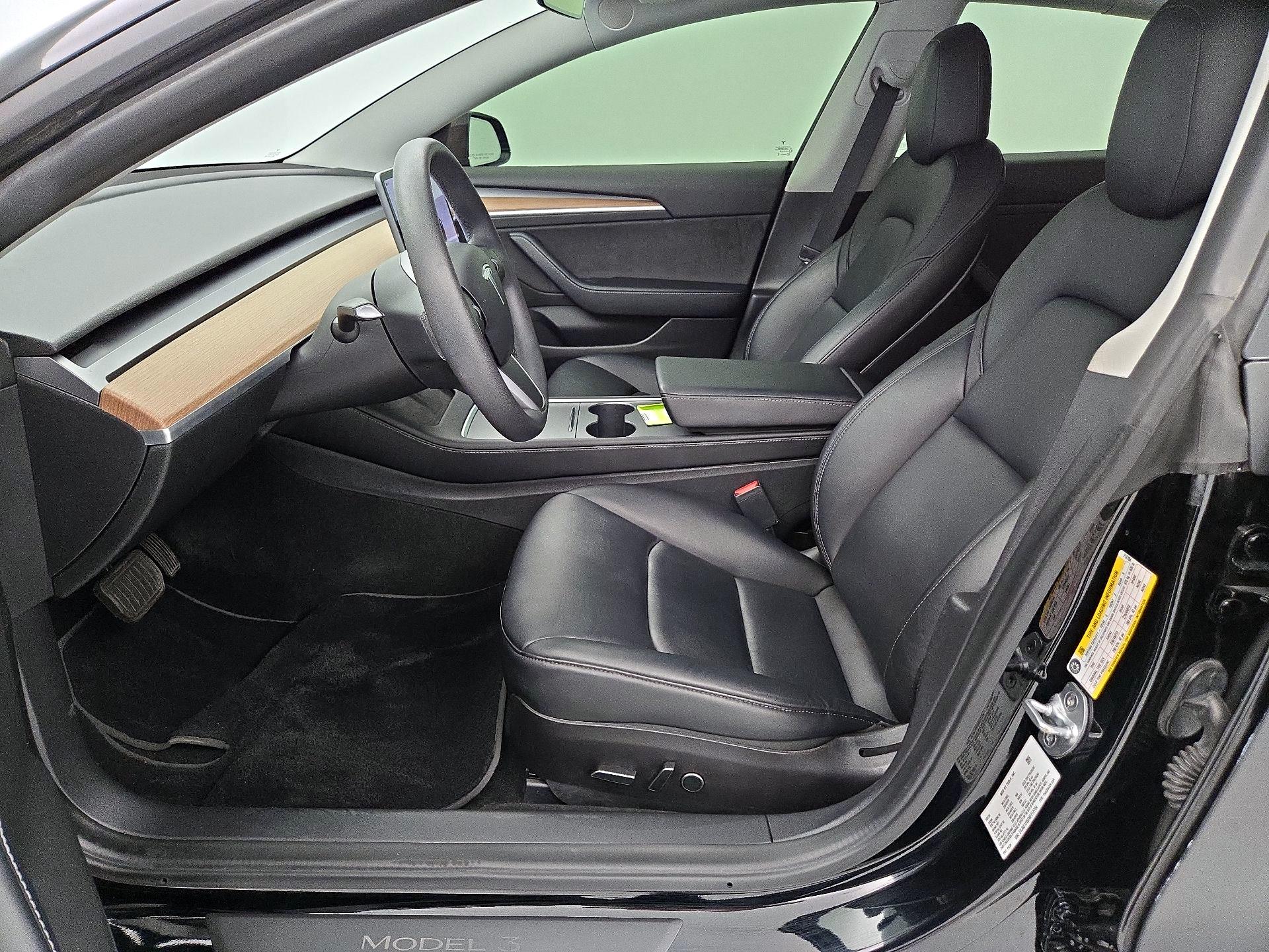 Thumbnail: 2022 Tesla Model 3 - 11