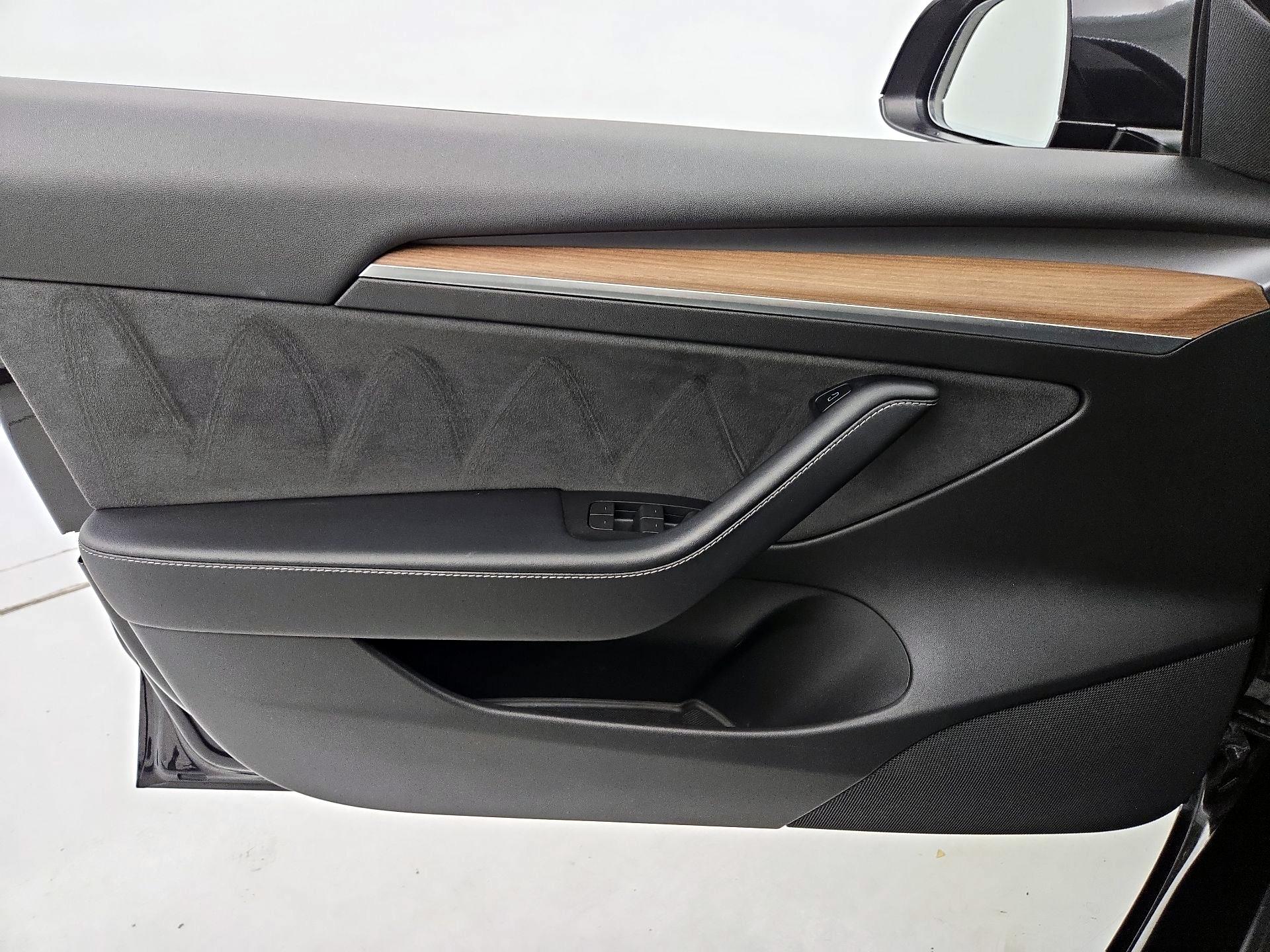 Thumbnail: 2022 Tesla Model 3 - 12