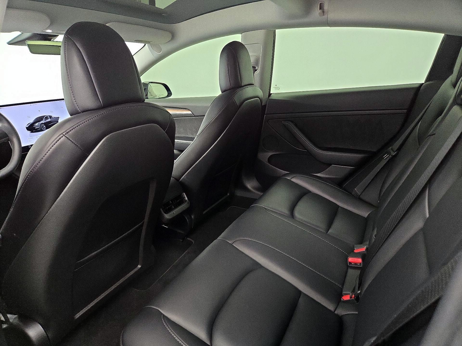 Thumbnail: 2022 Tesla Model 3 - 19