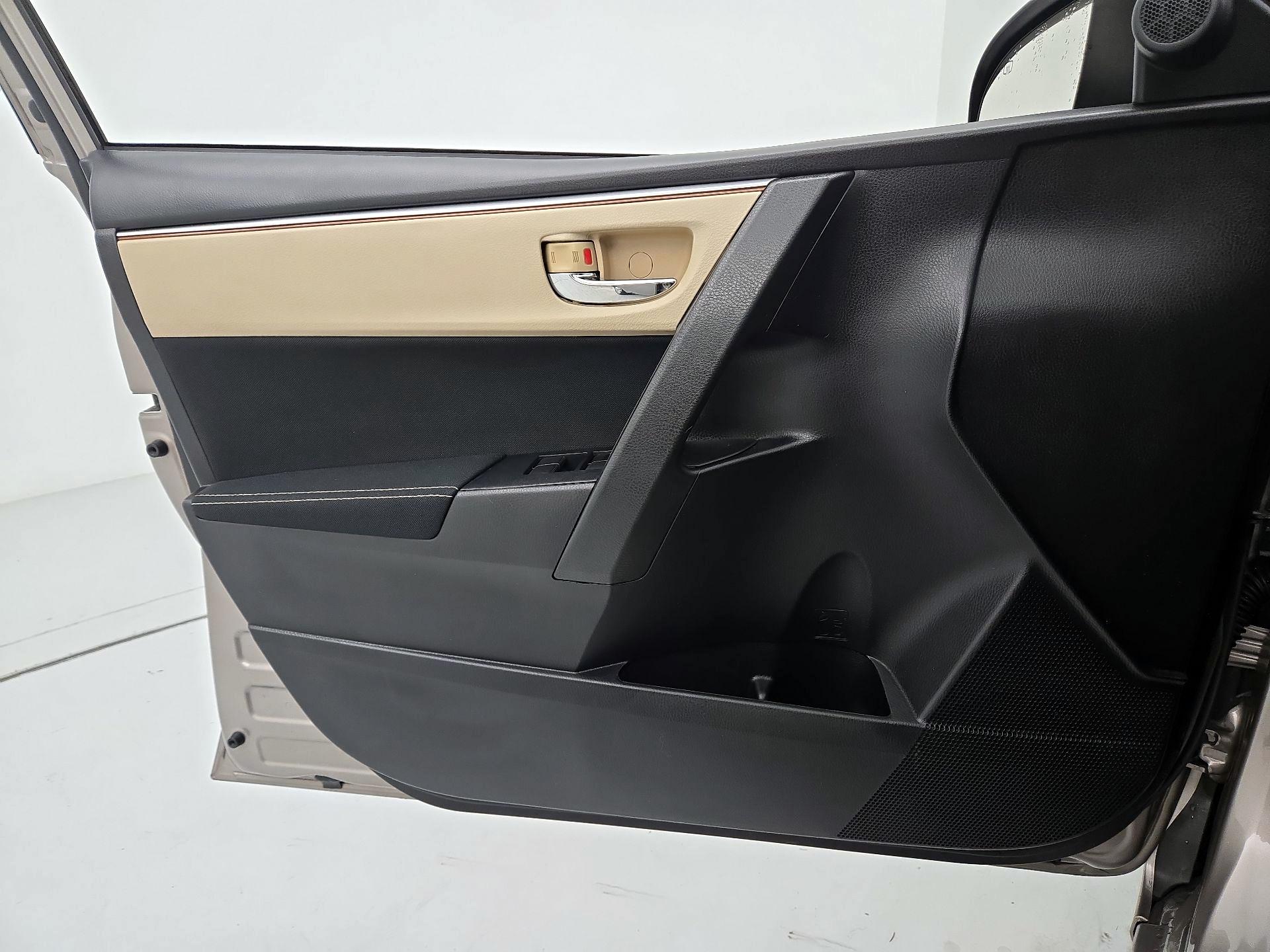 Thumbnail: 2016 Toyota Corolla - 12