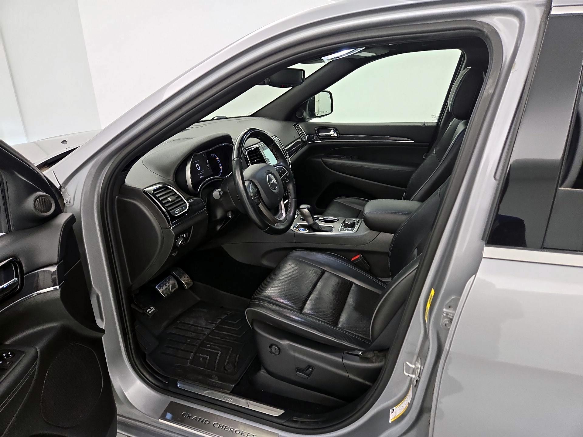 Thumbnail: 2020 Jeep Grand Cherokee - 11