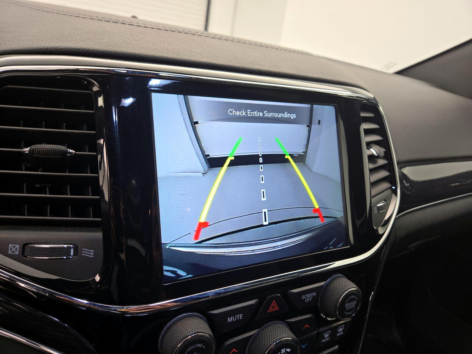 Thumbnail: 2020 Jeep Grand Cherokee - 15