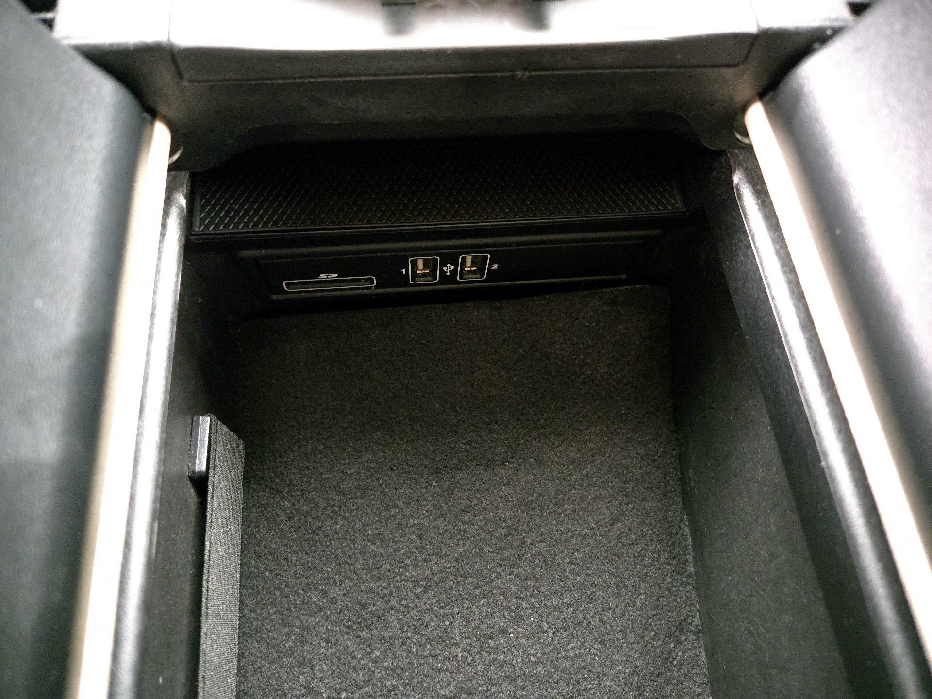 Thumbnail: 2017 Mercedes-Benz C-Class - 18