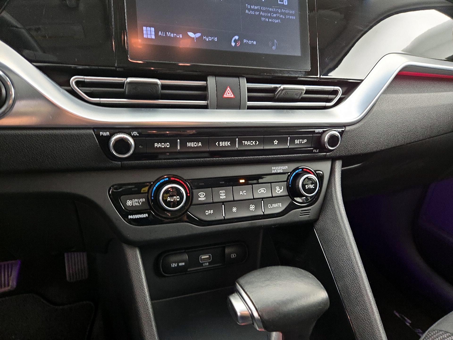 Thumbnail: 2022 Kia Niro - 16