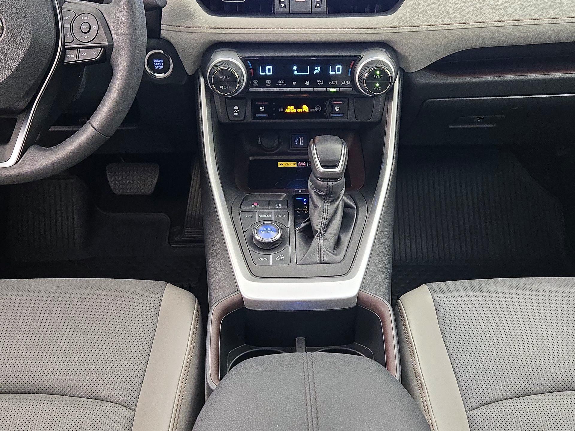 Thumbnail: 2023 Toyota RAV4 - 17