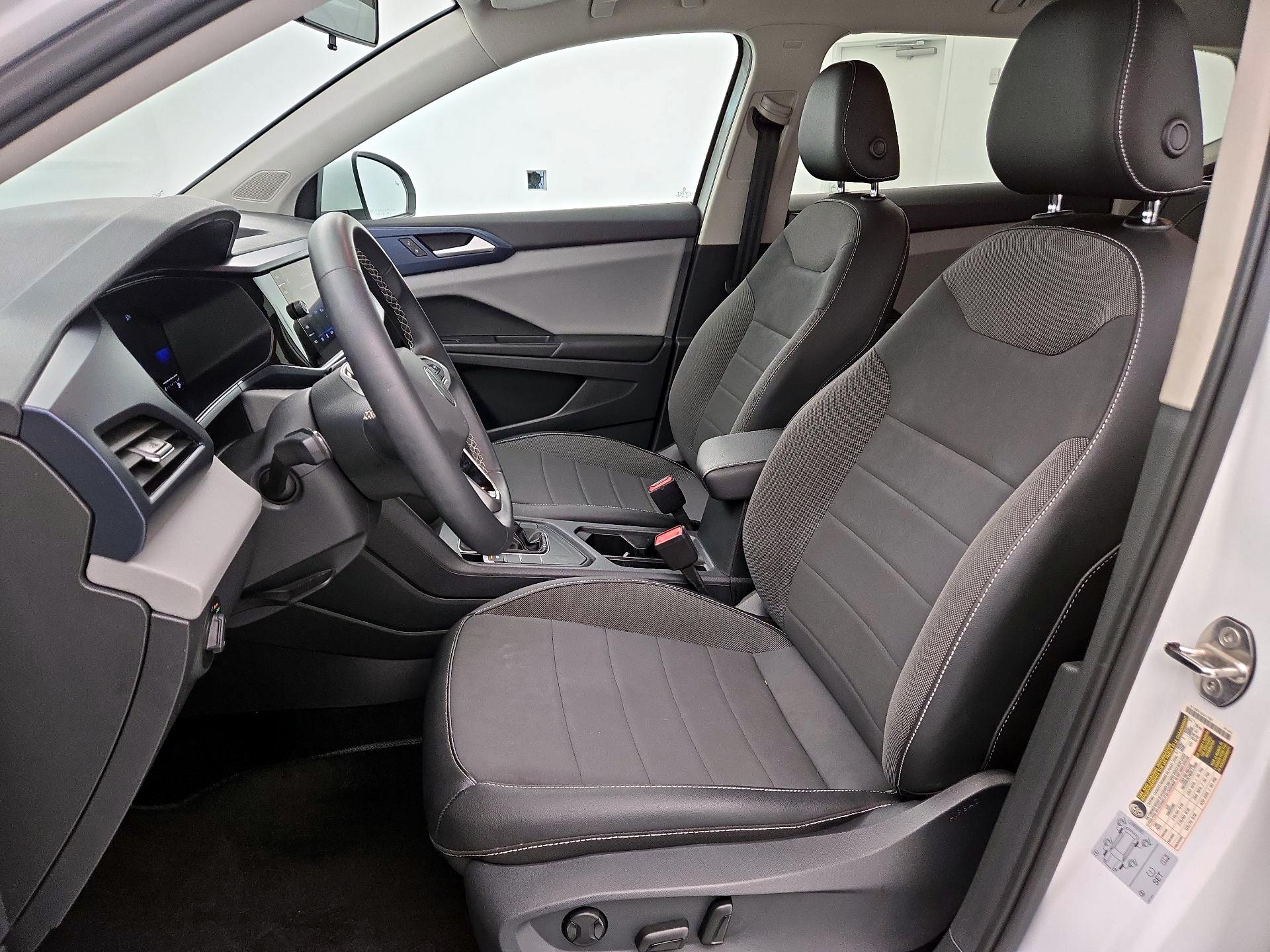 Thumbnail: 2022 Volkswagen Taos - 11