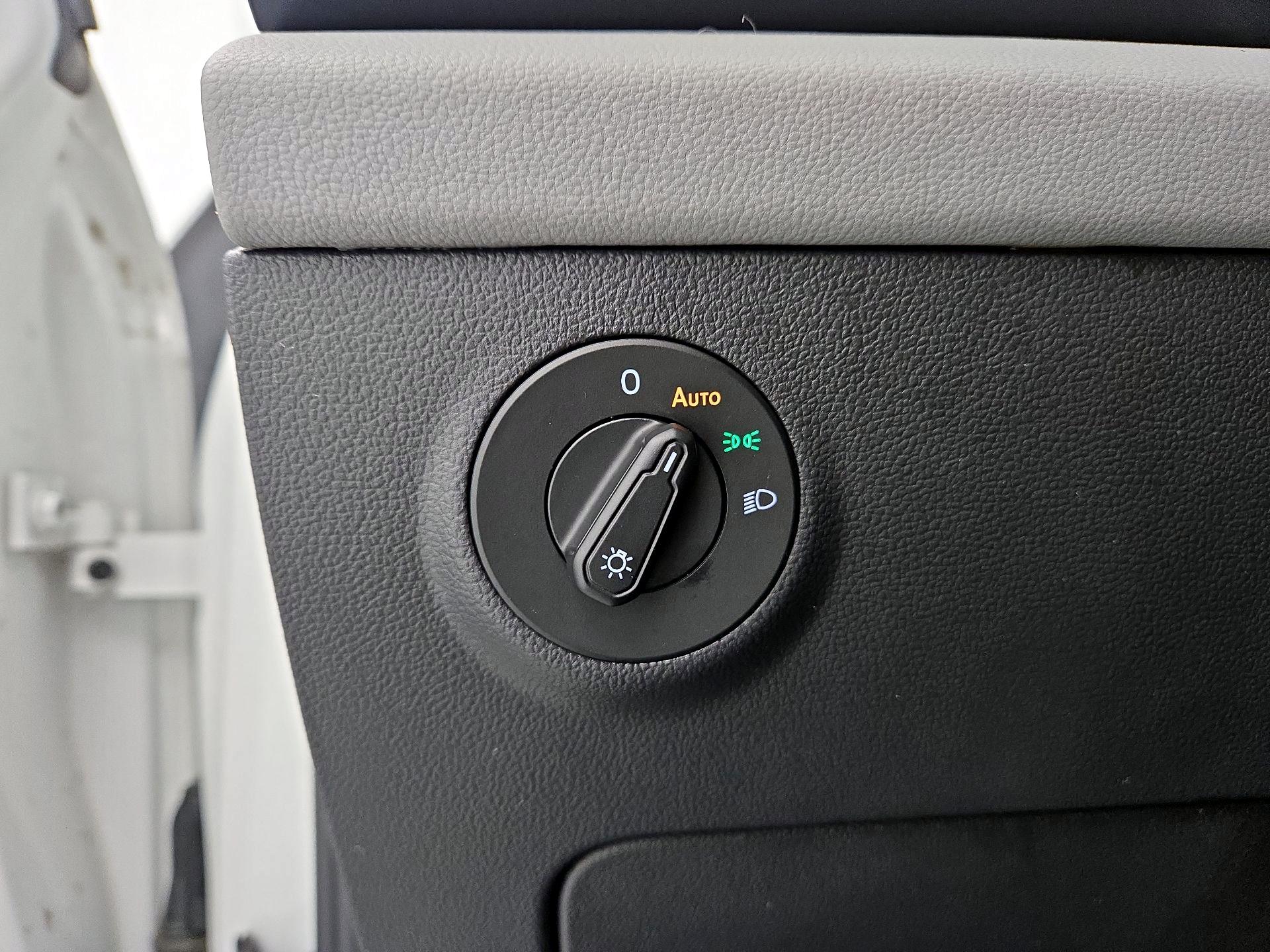 Thumbnail: 2022 Volkswagen Taos - 13