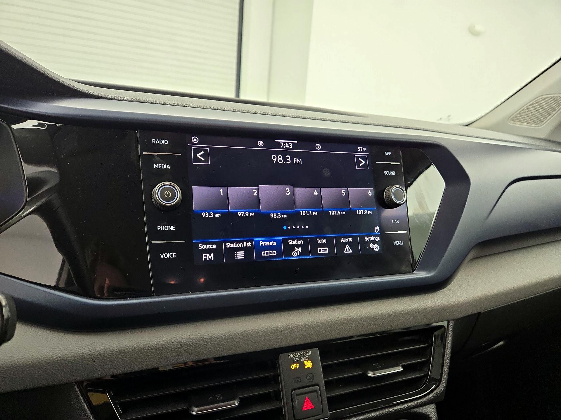 Thumbnail: 2022 Volkswagen Taos - 15