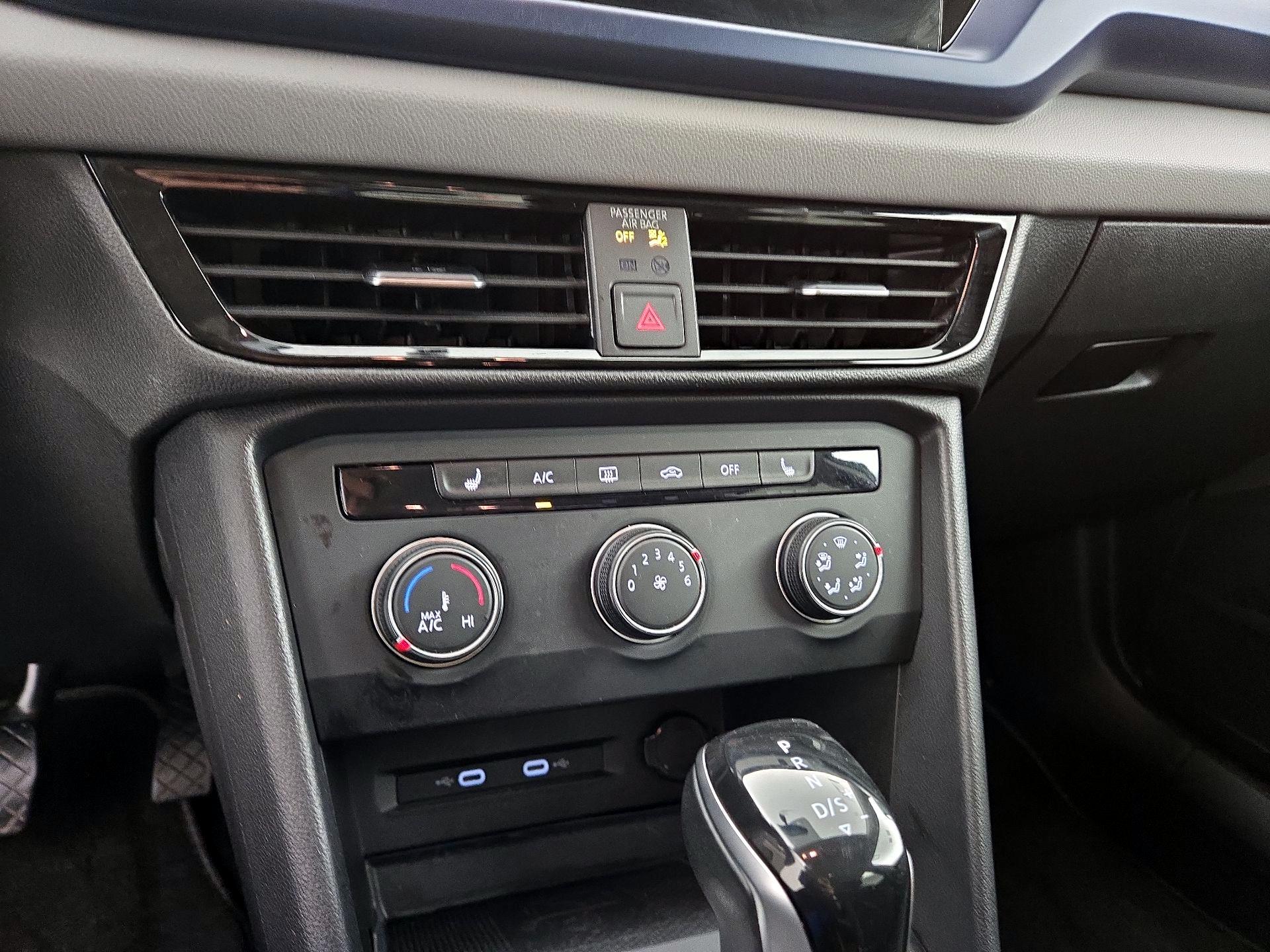 Thumbnail: 2022 Volkswagen Taos - 16