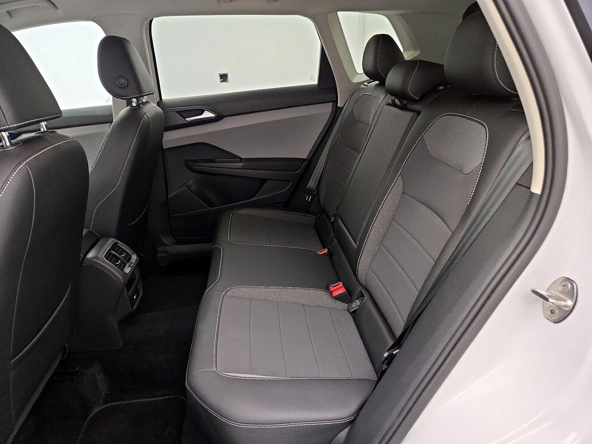 Thumbnail: 2022 Volkswagen Taos - 19