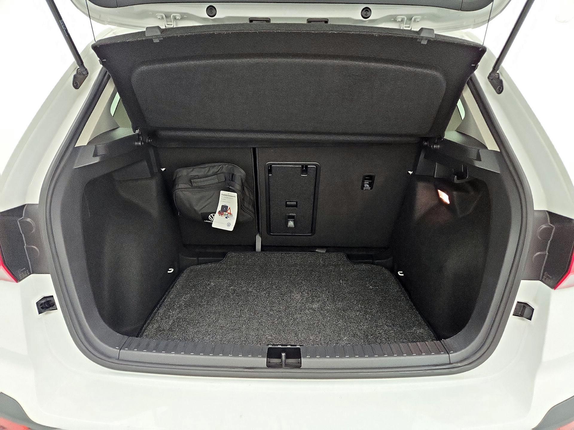 Thumbnail: 2022 Volkswagen Taos - 20