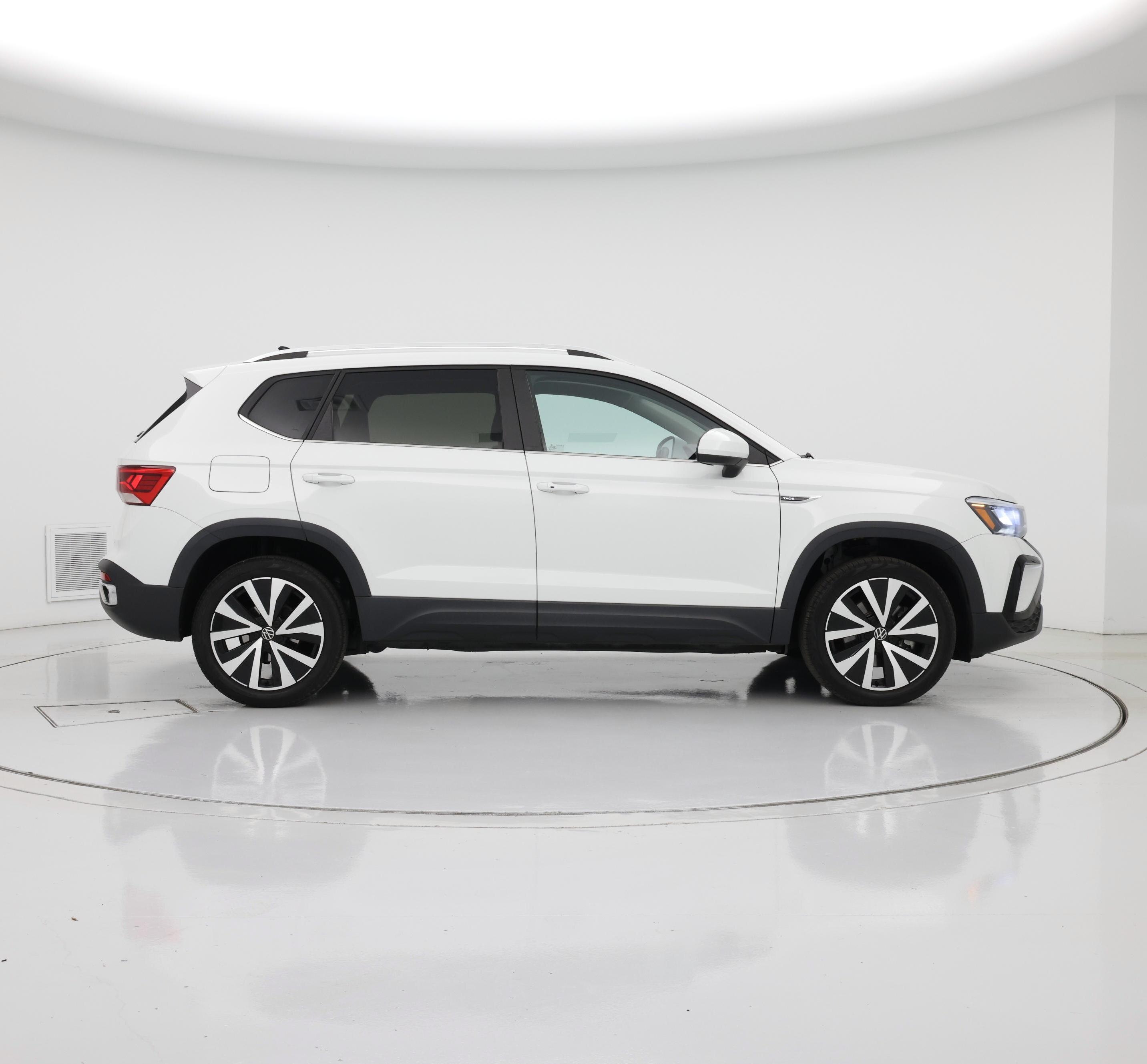 Thumbnail: 2022 Volkswagen Taos - 7