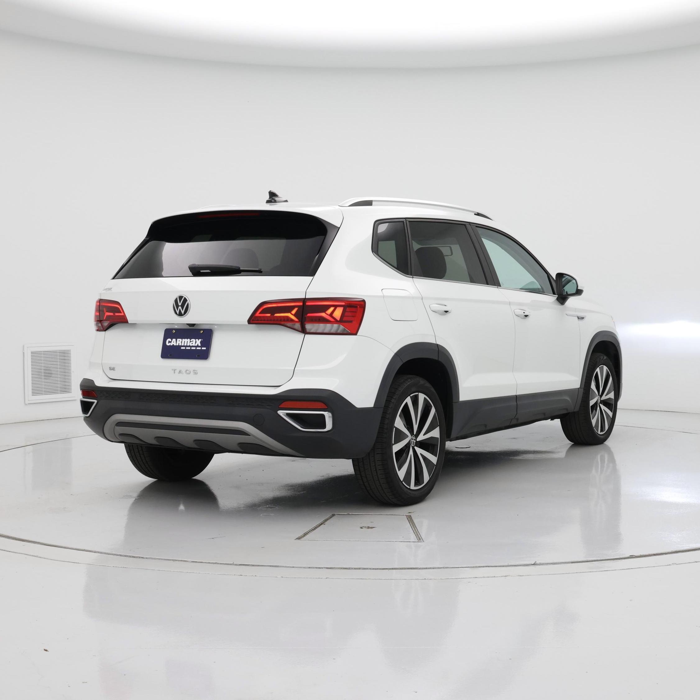 Thumbnail: 2022 Volkswagen Taos - 8