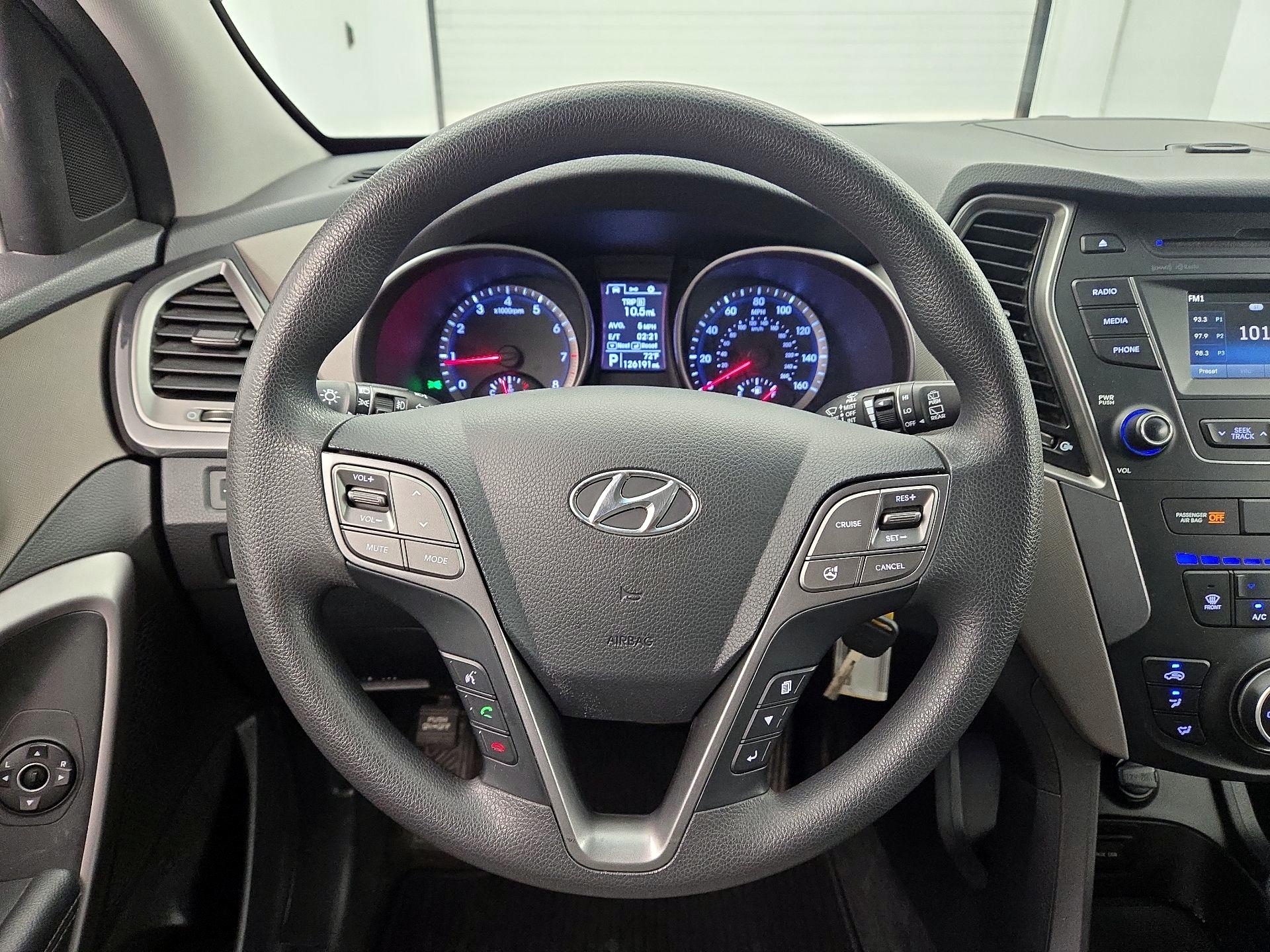 Thumbnail: 2016 Hyundai Santa Fe - 10