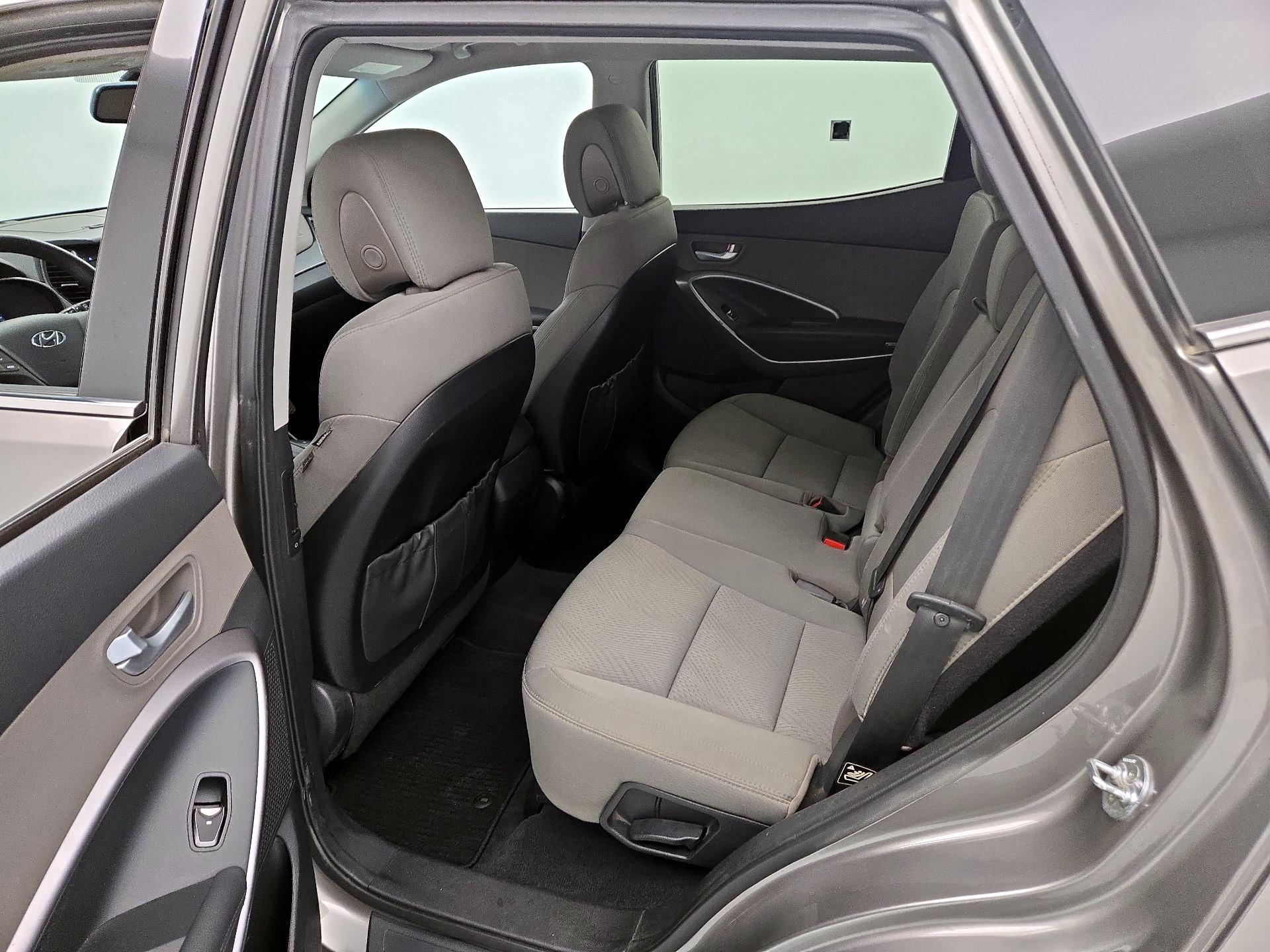 Thumbnail: 2016 Hyundai Santa Fe - 19