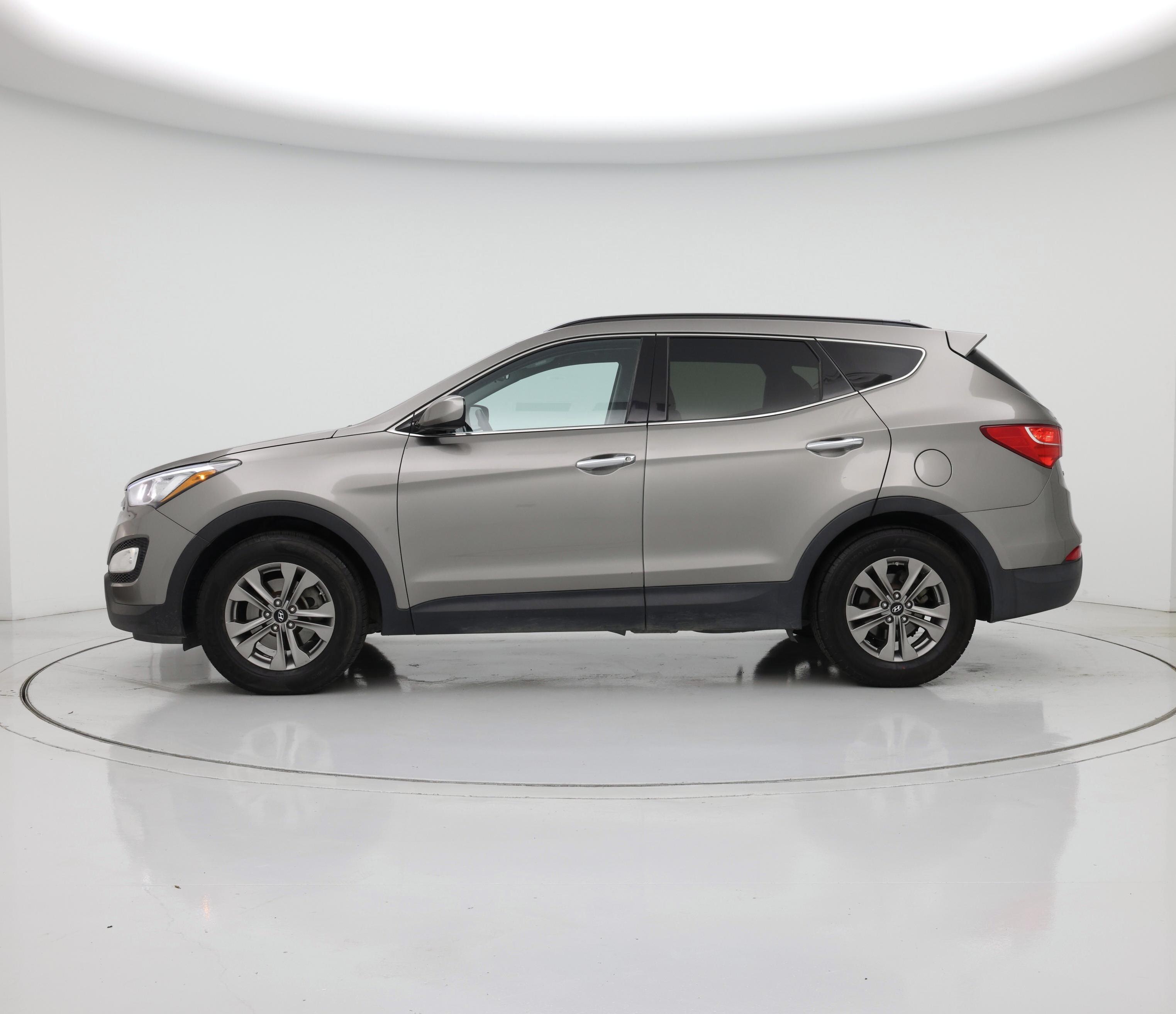 Thumbnail: 2016 Hyundai Santa Fe - 3