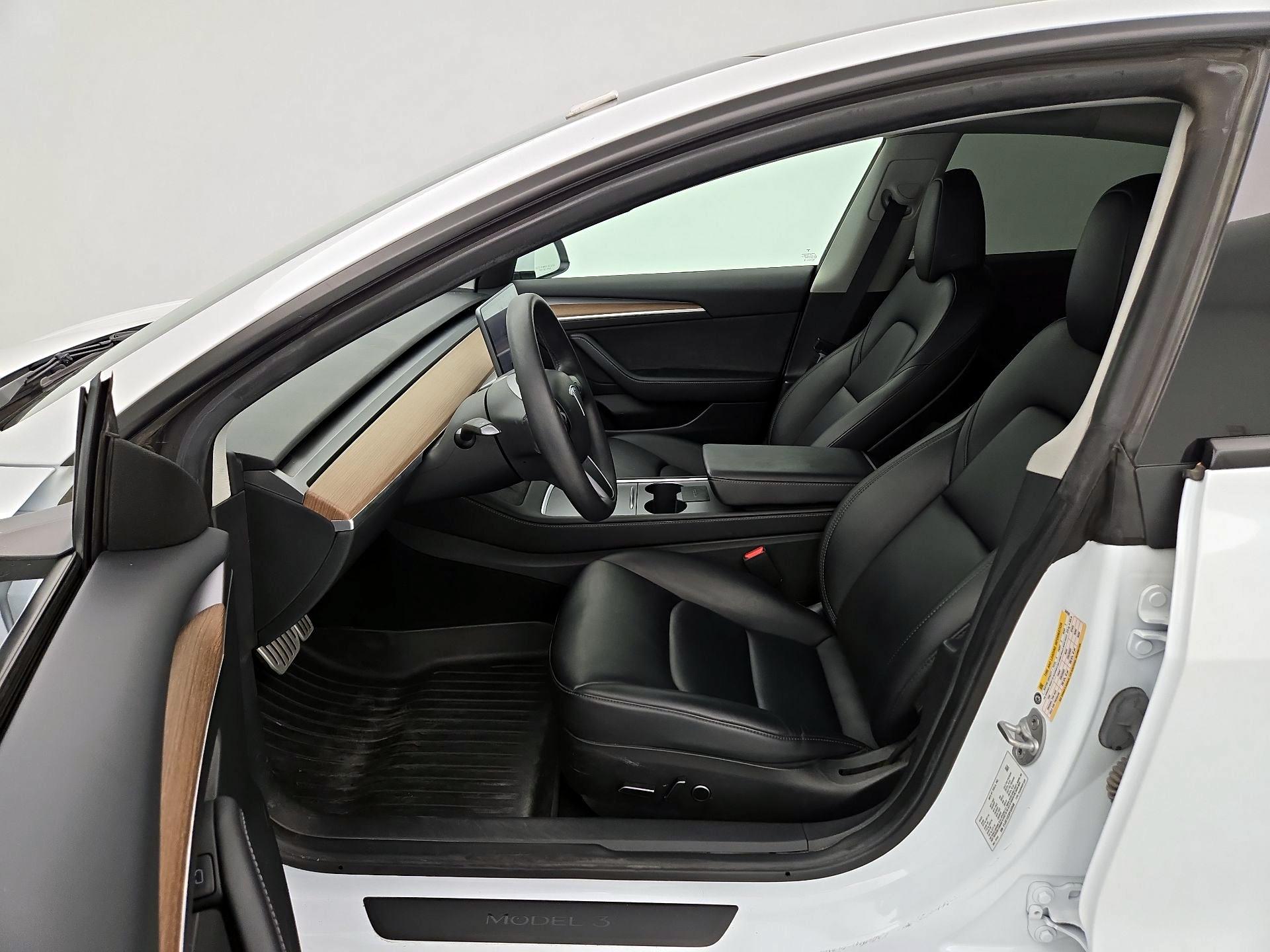 Thumbnail: 2023 Tesla Model 3 - 11