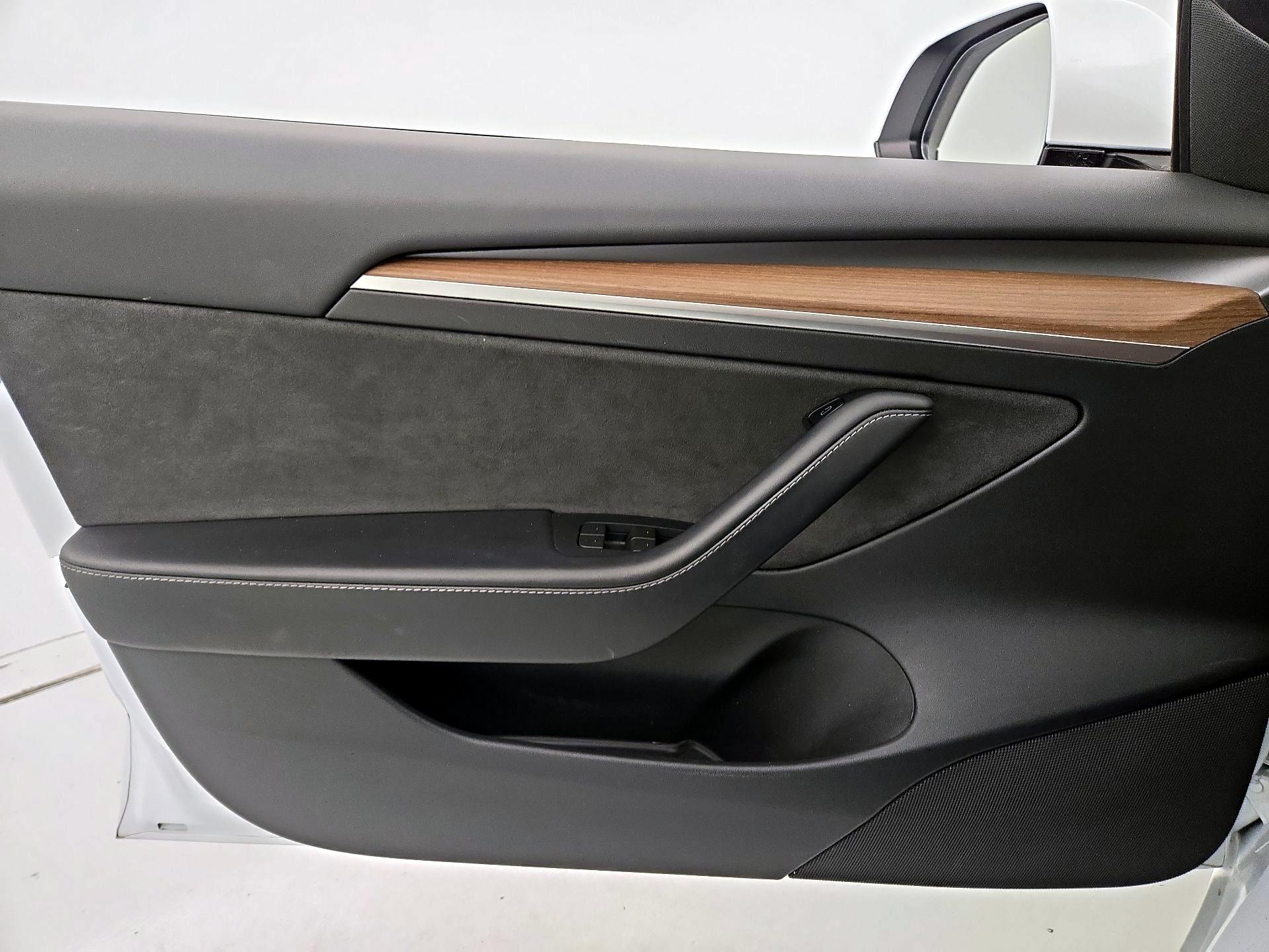 Thumbnail: 2023 Tesla Model 3 - 12