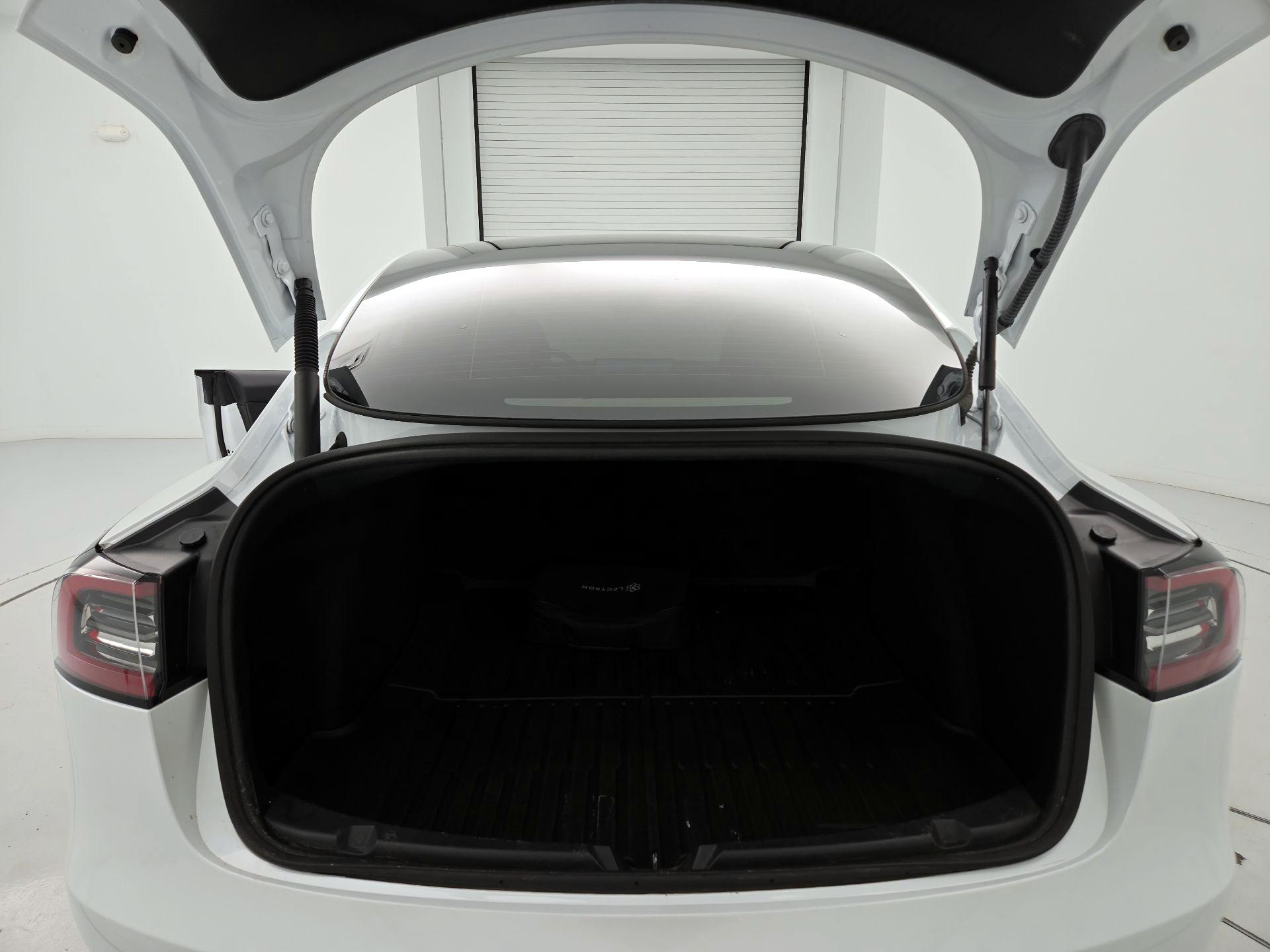 Thumbnail: 2023 Tesla Model 3 - 20