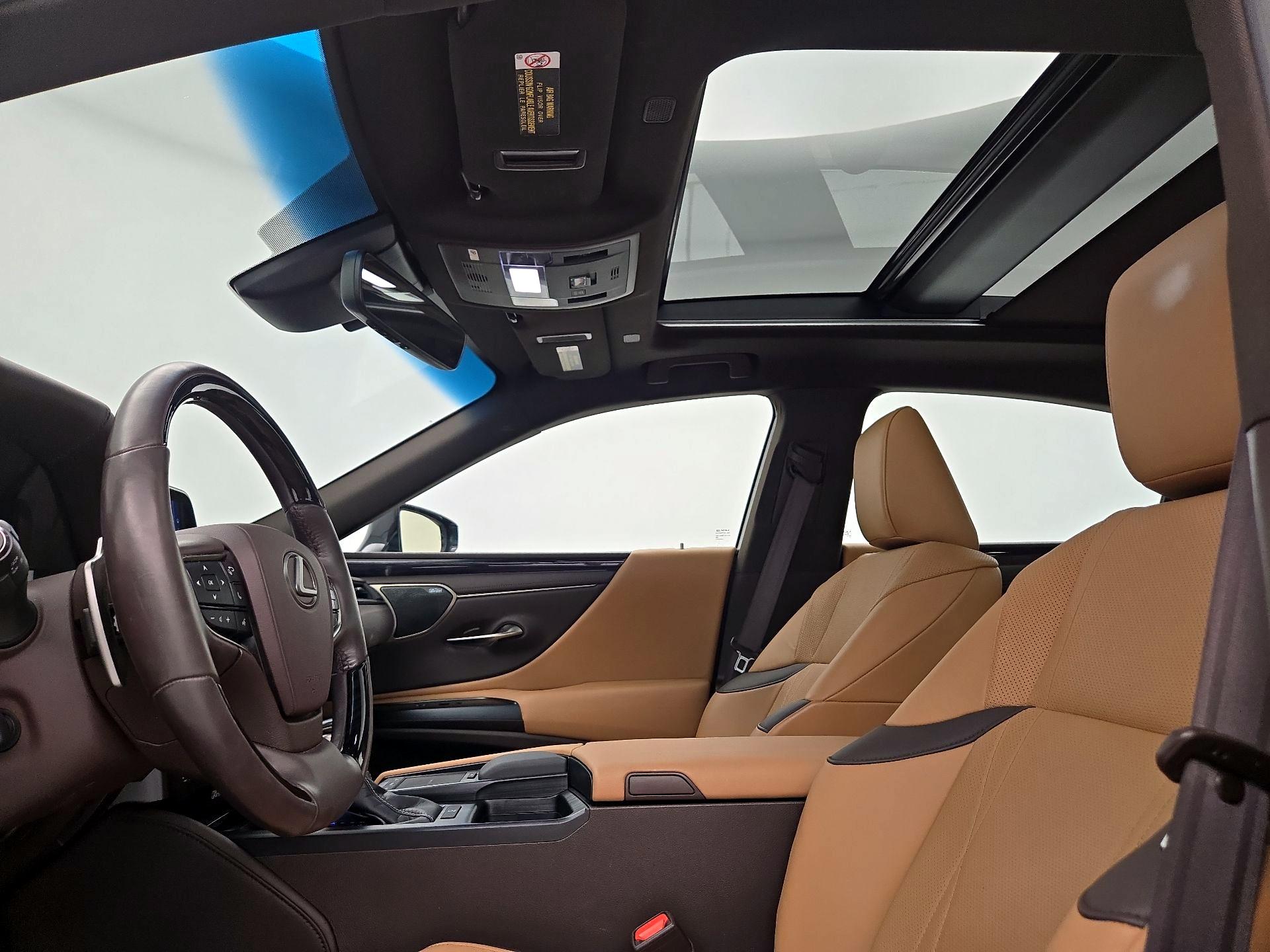 Thumbnail: 2020 Lexus ES - 20